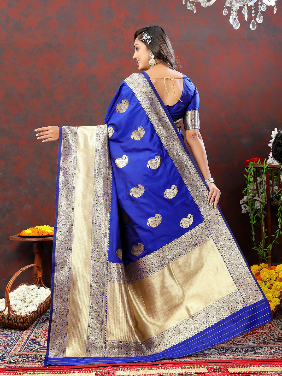Lorenvalley Fashion Blue Soft Silk Woven Design Gold Zari Weaving Saree - Swadesiicart