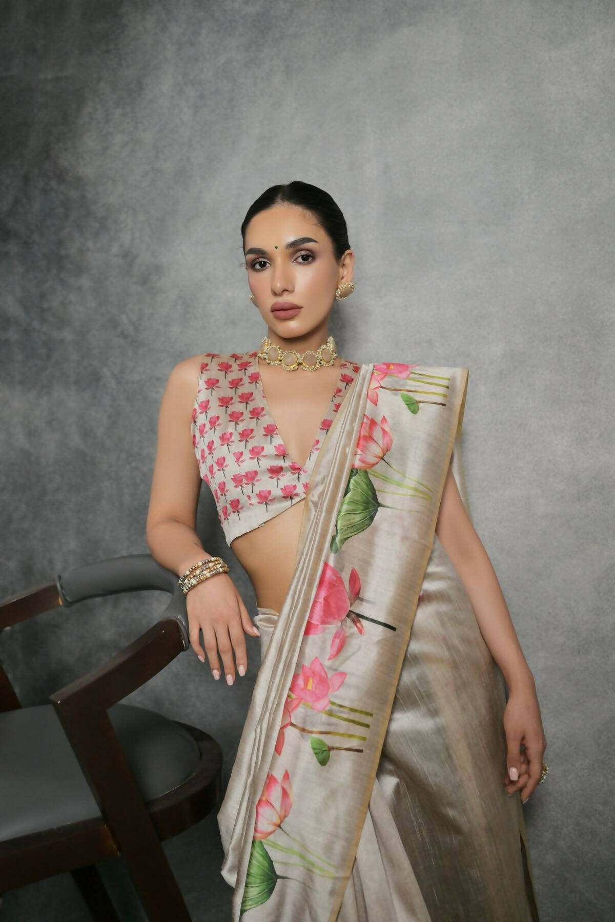 Vishnu Weaves Women's Cream Soft Tussar Silk Printed Saree with Blouse - Swadesiicart