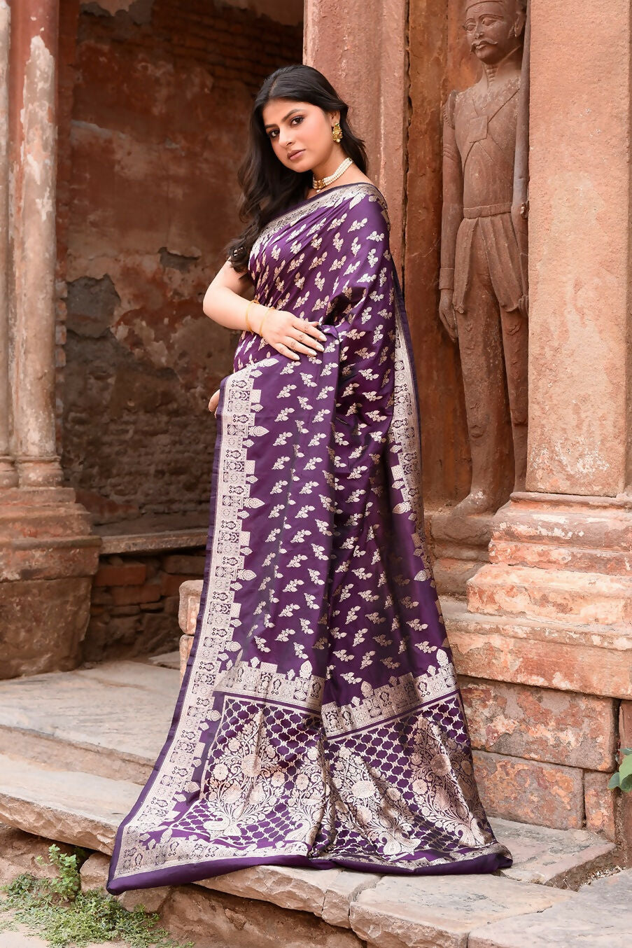 Joban Fashion Plum Purple Hand Woven & Zari Work Katan Pure Handloom Banarasi Silk Saree | Swadesiicart