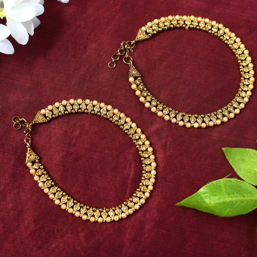 Mominos Fashion Kamal Johar Golden Kundan Anklets | Swadesiicart