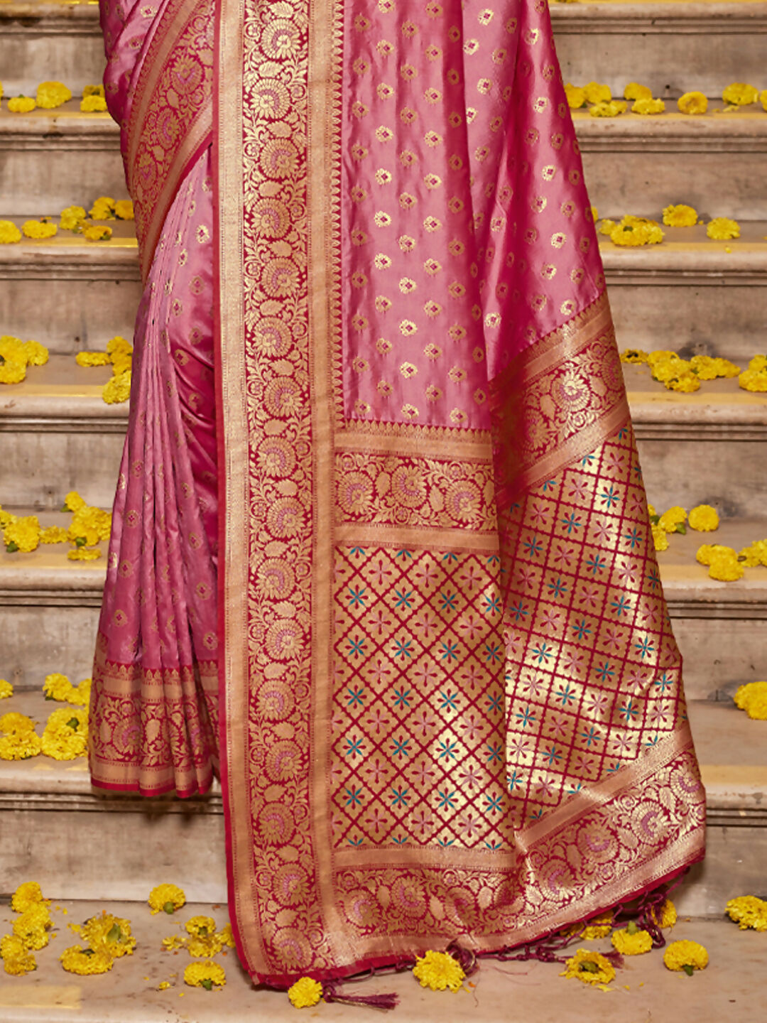 Astita Banarasi Silk Light Pink Saree | Swadesiicart