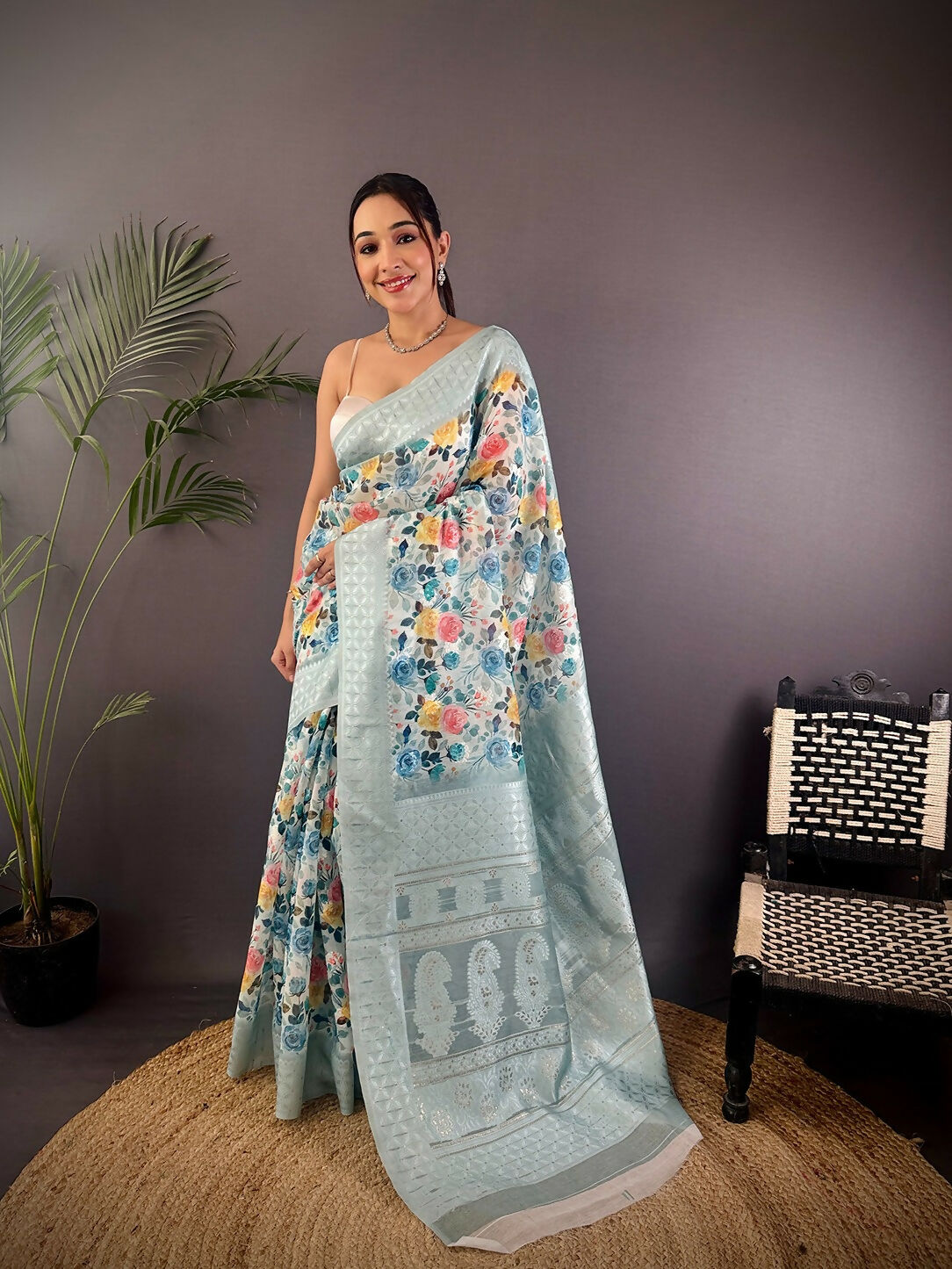 Joban Fashion Grey Floral Motifs Banarasi Silk Sarees | Swadesiicart