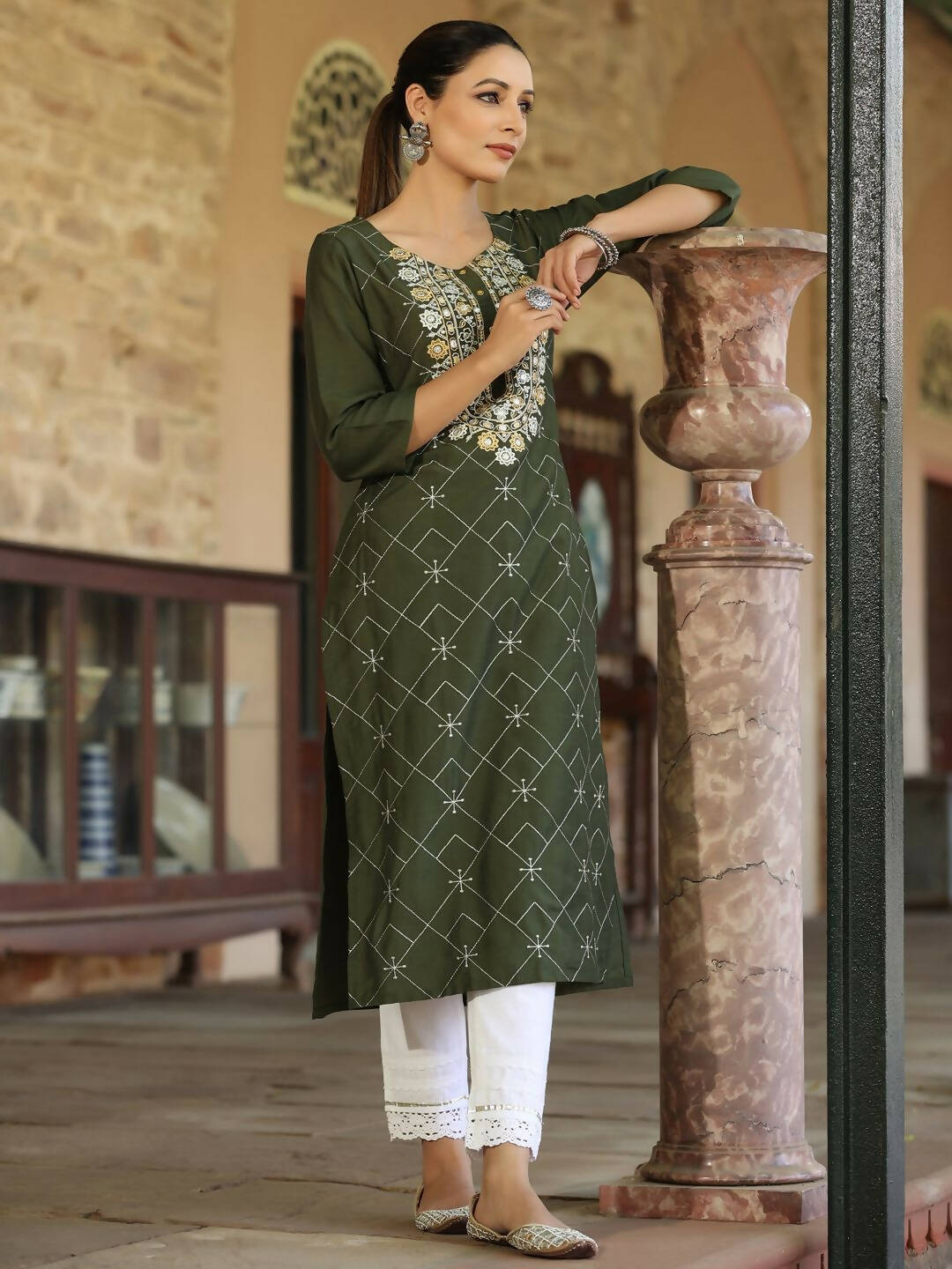Juniper Women's Green Chinnon Printed Kurta | Swadesiicart