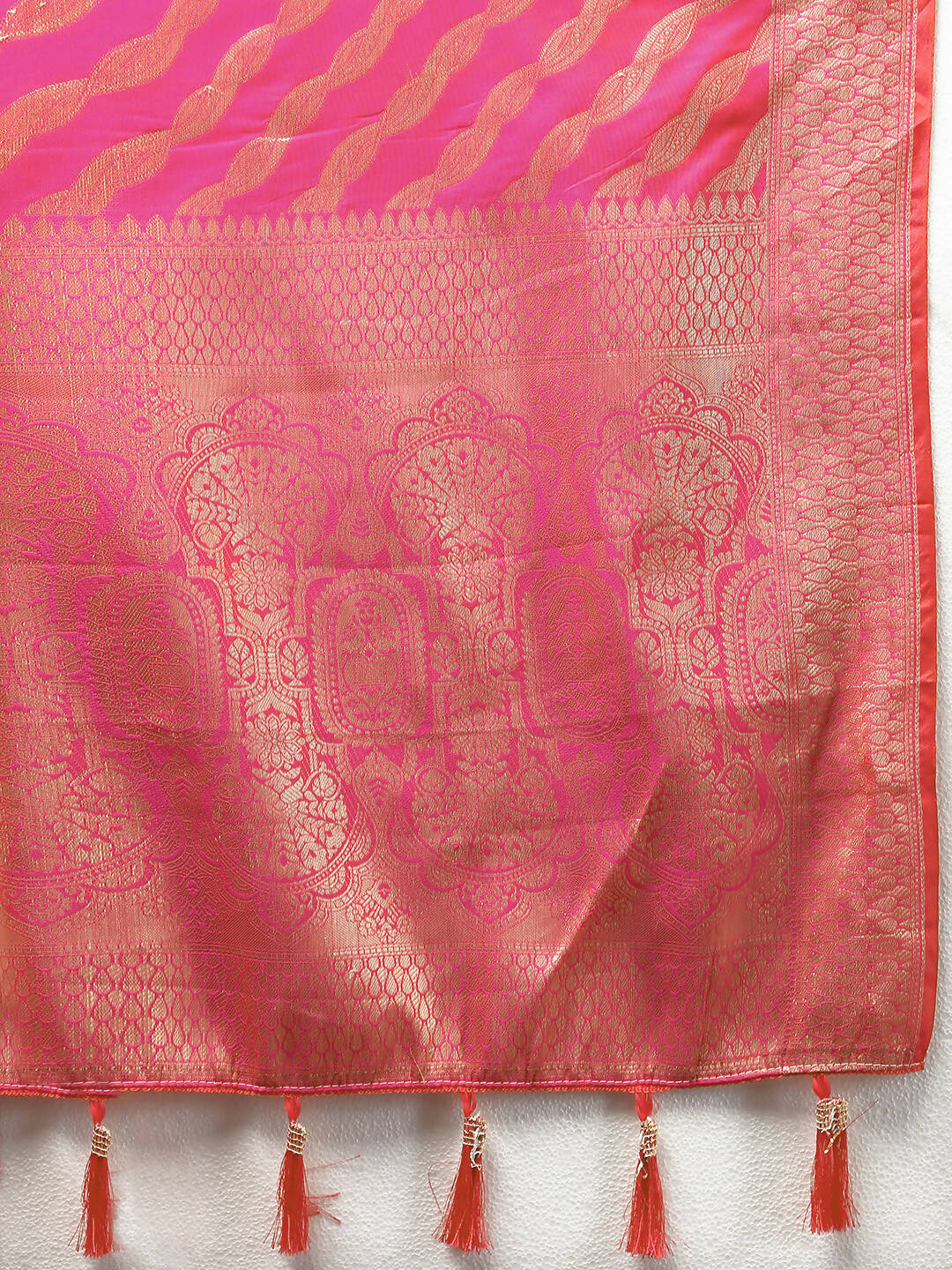 Lorenvalley Fashion Pink Soft Silk Woven Design with Zari Weaving Leheriya Design Saree - Swadesiicart