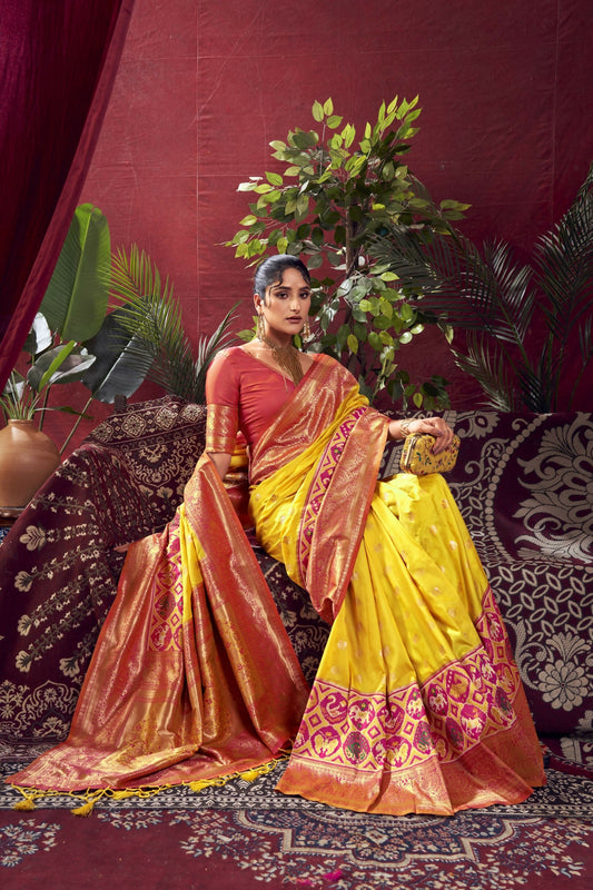 Vishnu Weaves Women's Yellow Paithani Silk Saree with Blouse - Swadesiicart