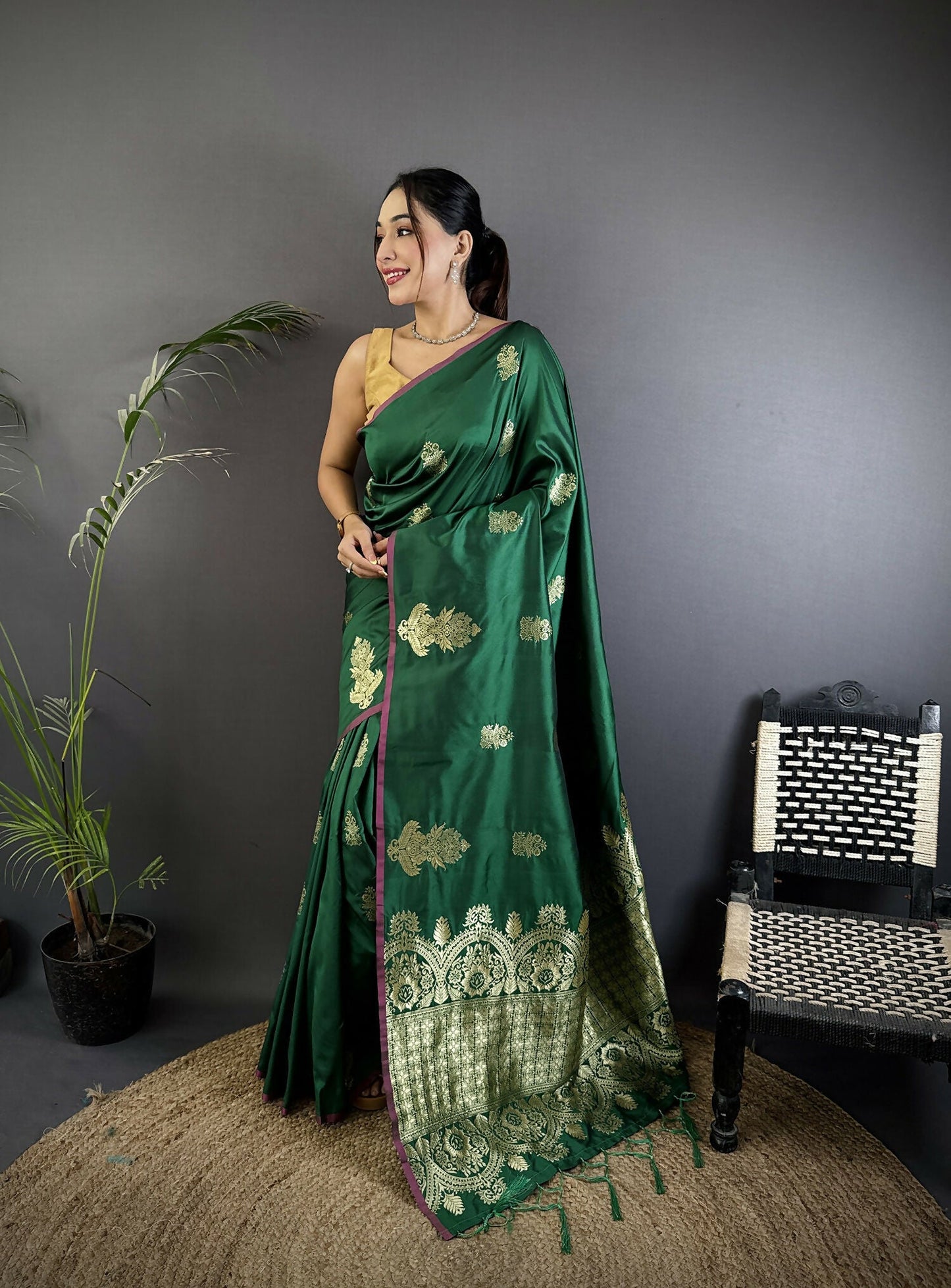 Joban Fashion Dark Green Banarasi Lichi Silk Gold Zari Meena Saree | Swadesiicart