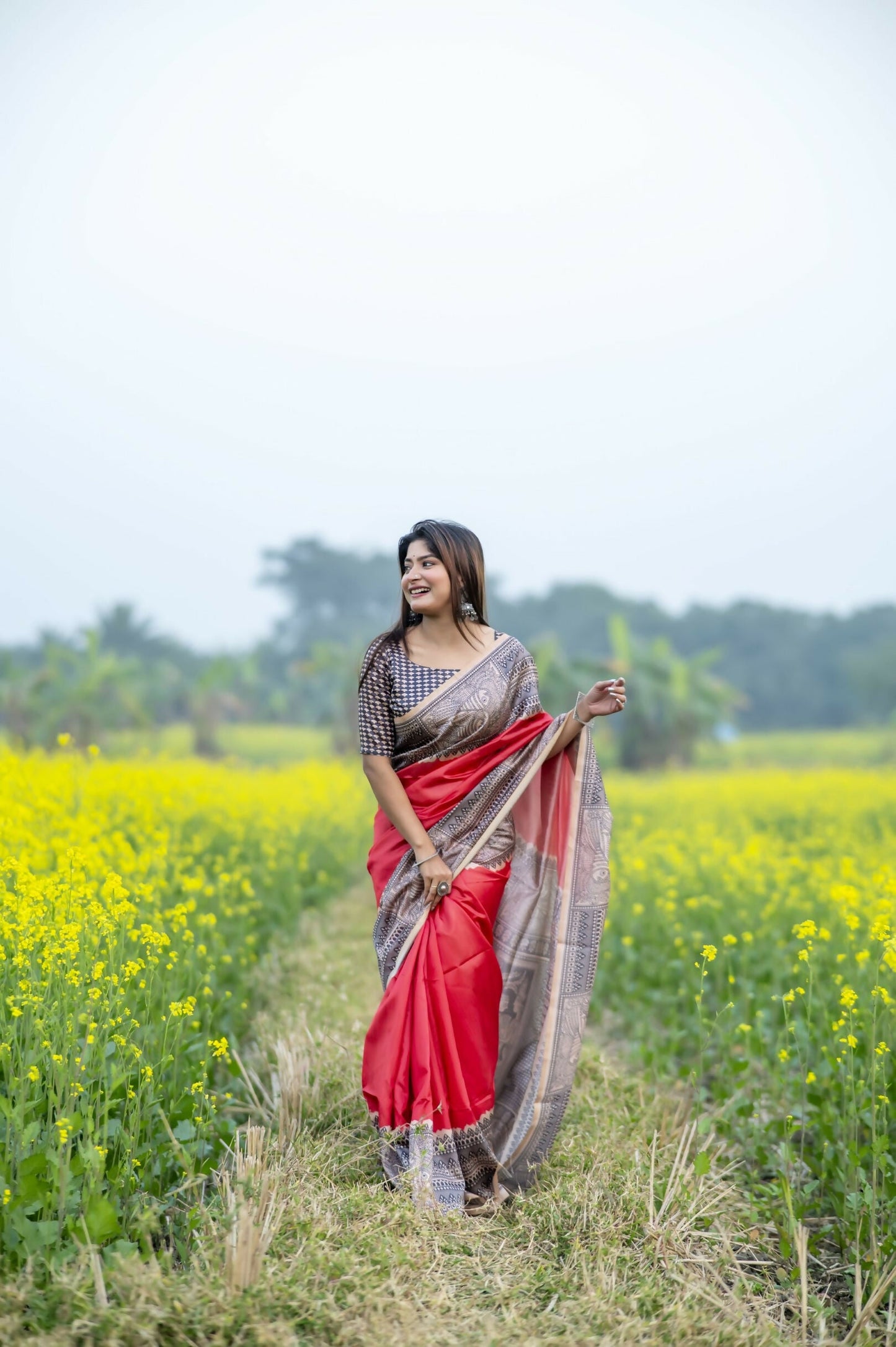 Vishnu Weaves Women's Red Soft Tussar Silk Saree with Blouse - Swadesiicart