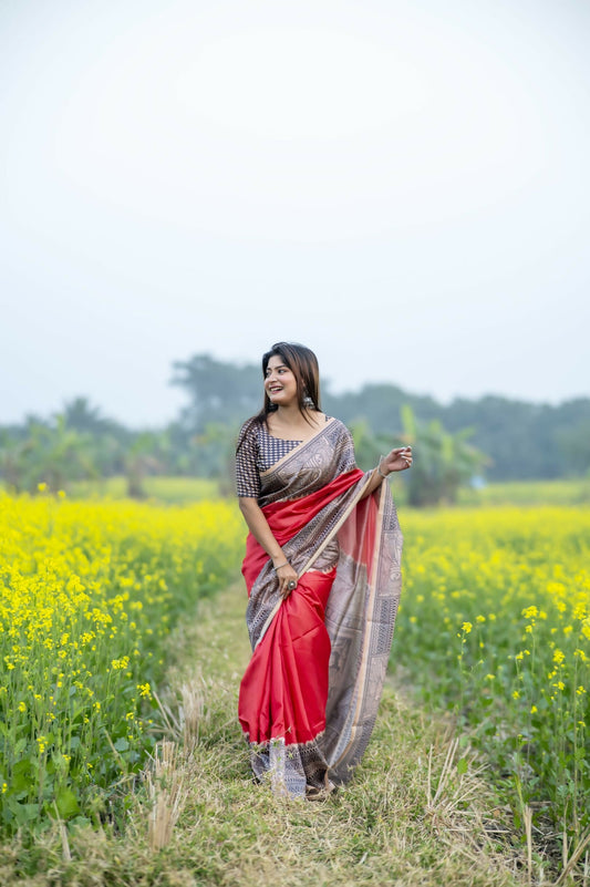 Vishnu Weaves Women's Red Soft Tussar Silk Saree with Blouse - Swadesiicart