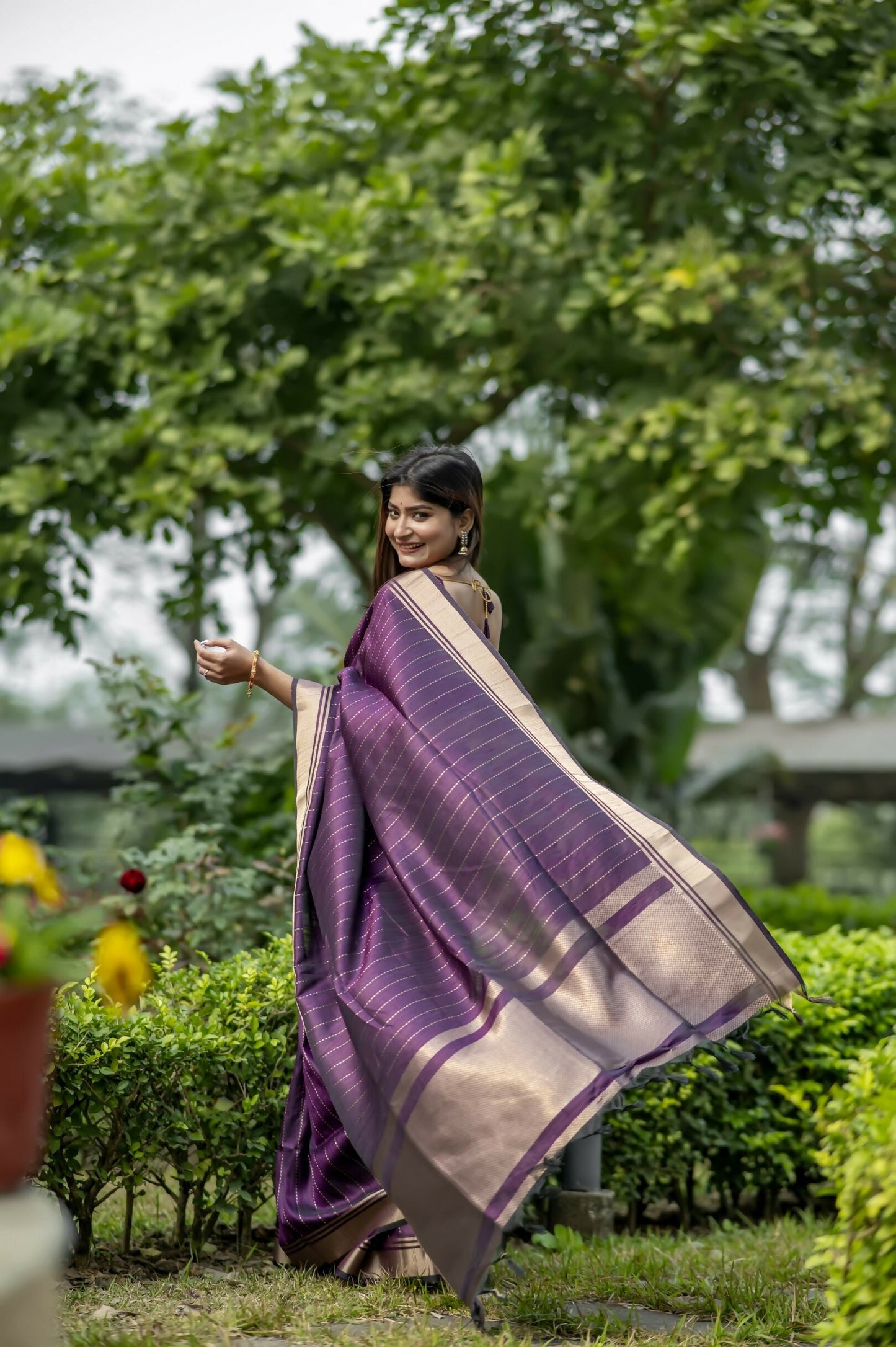 Vishnu Weaves Women's Wine Raw Silk Saree with Blouse - Swadesiicart