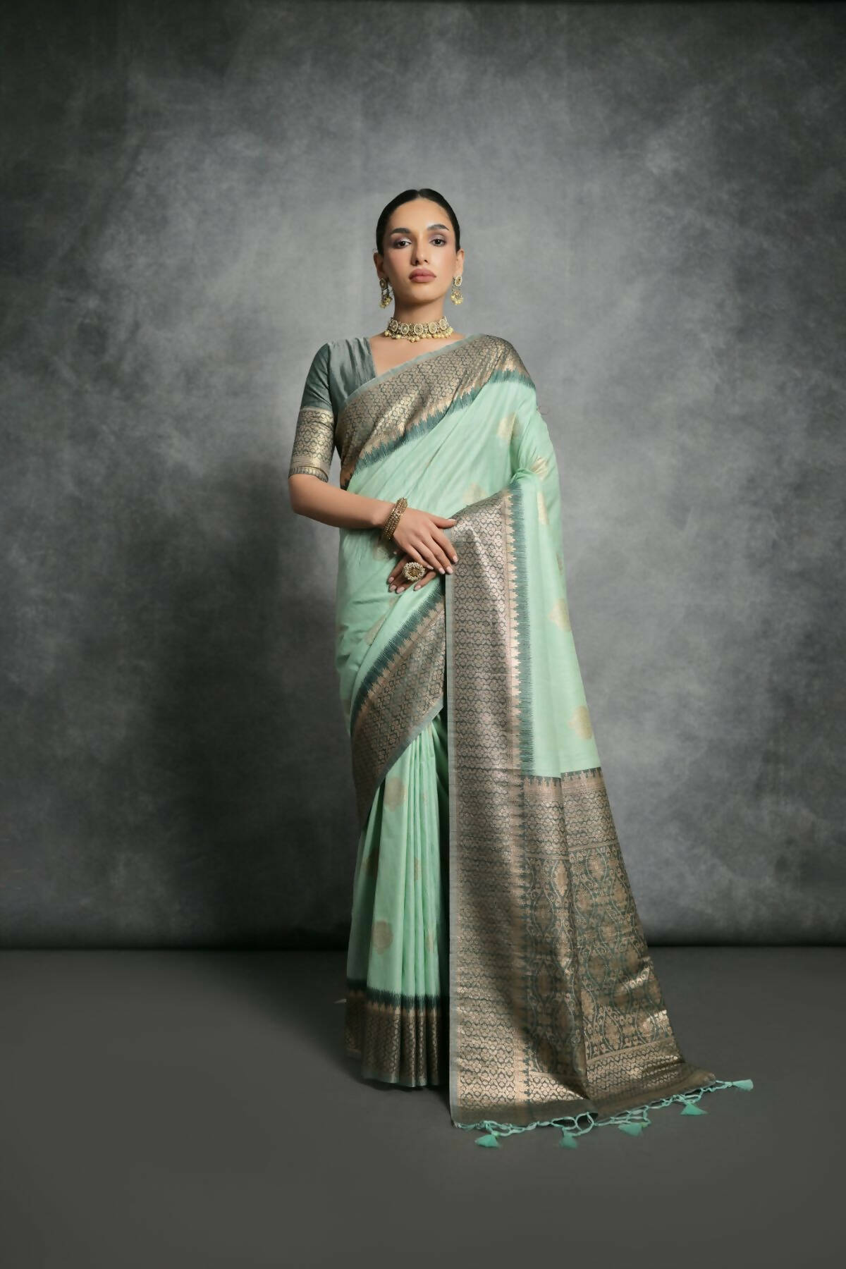 Vishnu Weaves Women's Sea-Green Tussar Silk Zari Woven Saree with Blouse - Swadesiicart