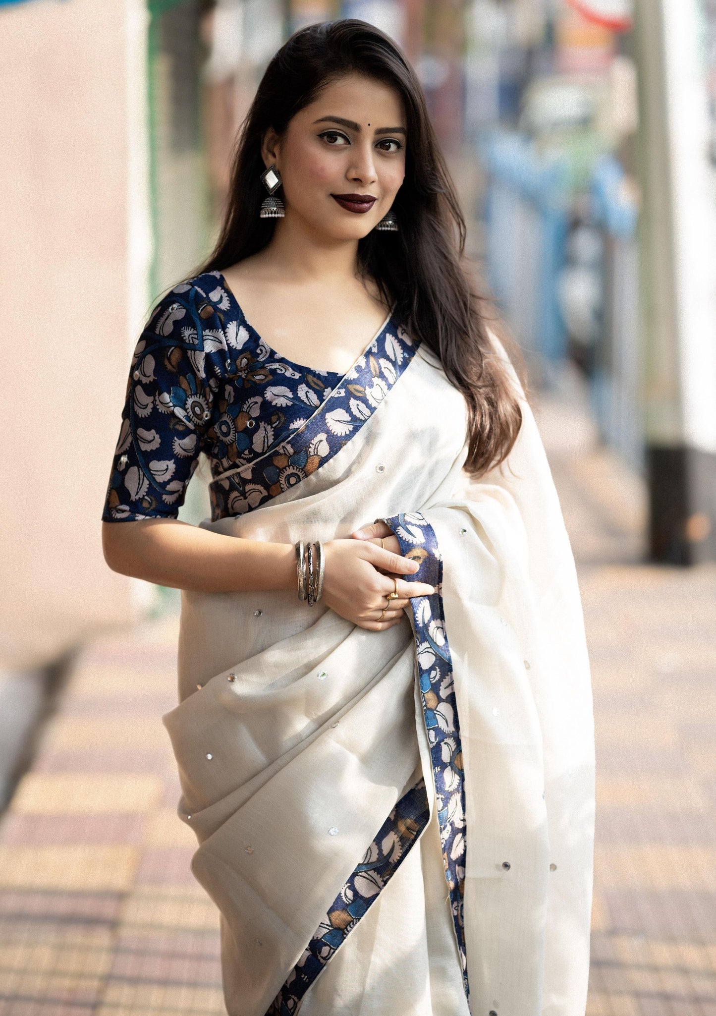 Cream Pure Linen Ethnic Motifs Saree with Unstitched Blouse - Hiral Fashion | Swadesiicart