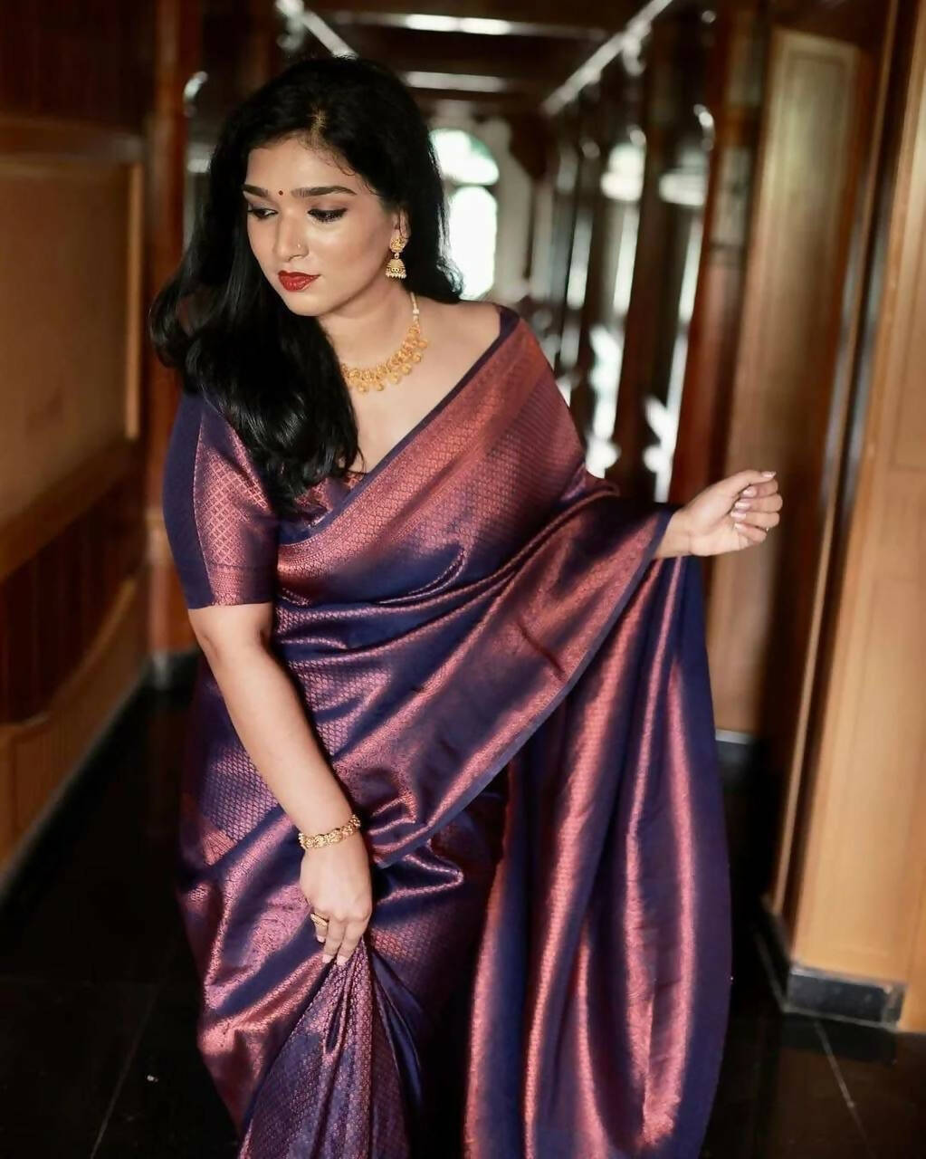 DEIANA'S Beautiful Designer Golden zari Soft Lichi Silk Saree - Purple - Swadesiicart