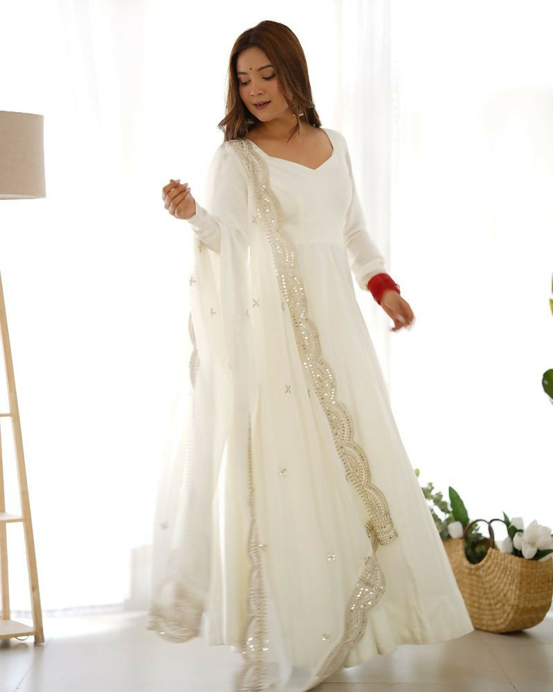 Joban Fashion Off White Kurta Set Chanderi Sequence Embroidery Work - Swadesiicart