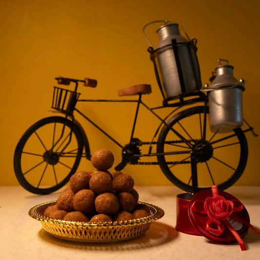 Pothgaal Sweets Coconut Laddu | Swadesiicart