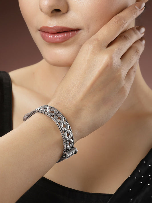 NVR Women's Silver-Toned German Silver Oxidised Kada Bangle - NR Retail-NVR