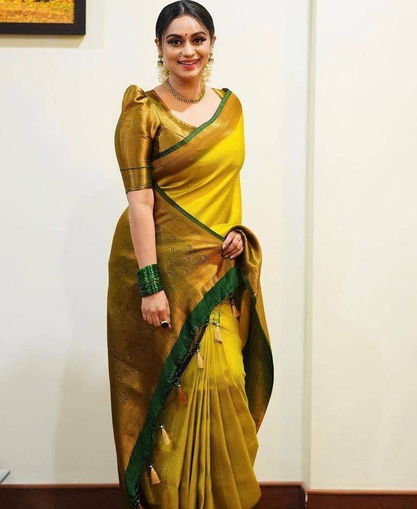 Vamika Weaving Banarasi Jacquard Yellow Kanjivaram Saree | Swadesiicart