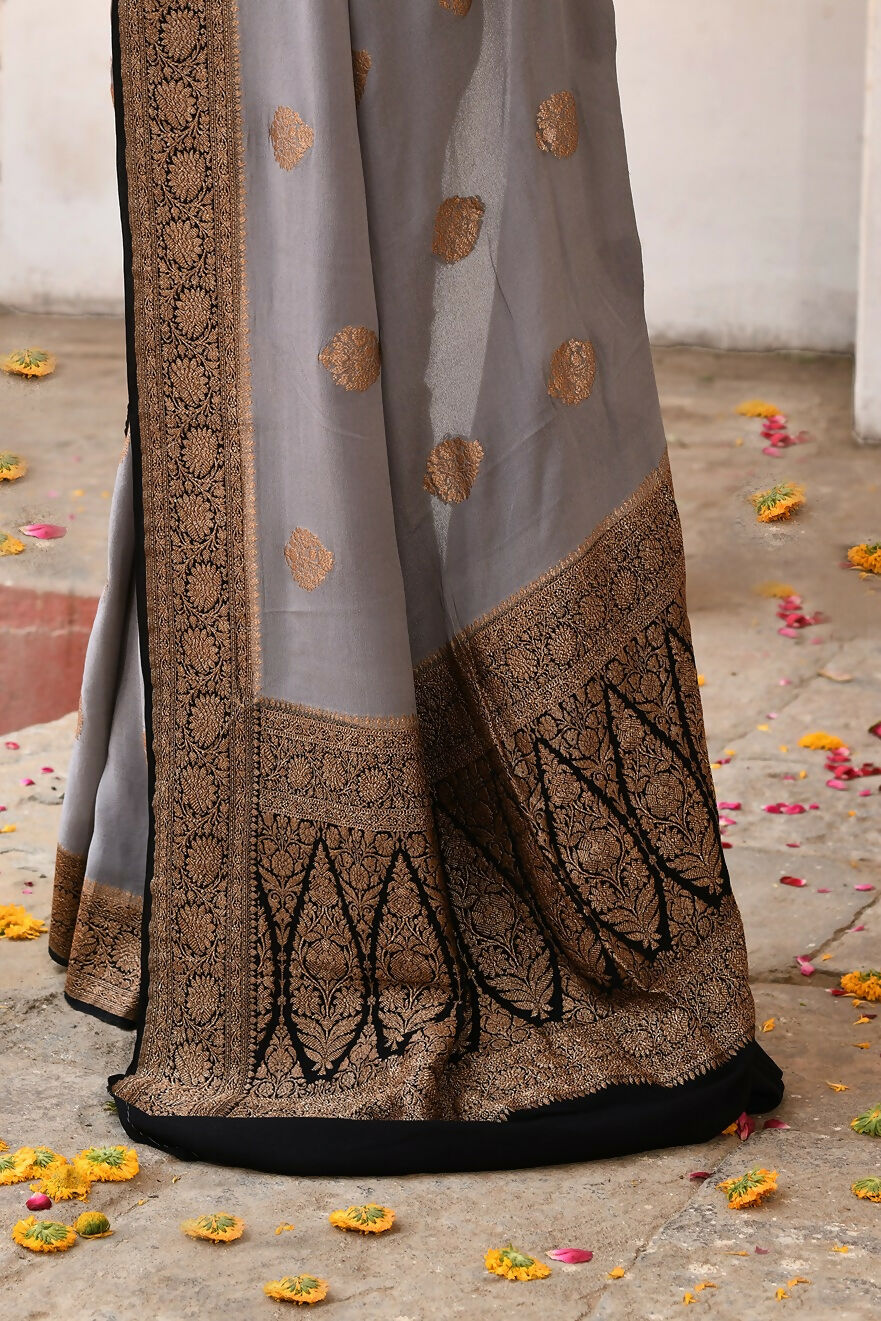 Joban Fashion Grey Crepe Chiffon Pure Handloom Banarasi Silk Saree | Swadesiicart