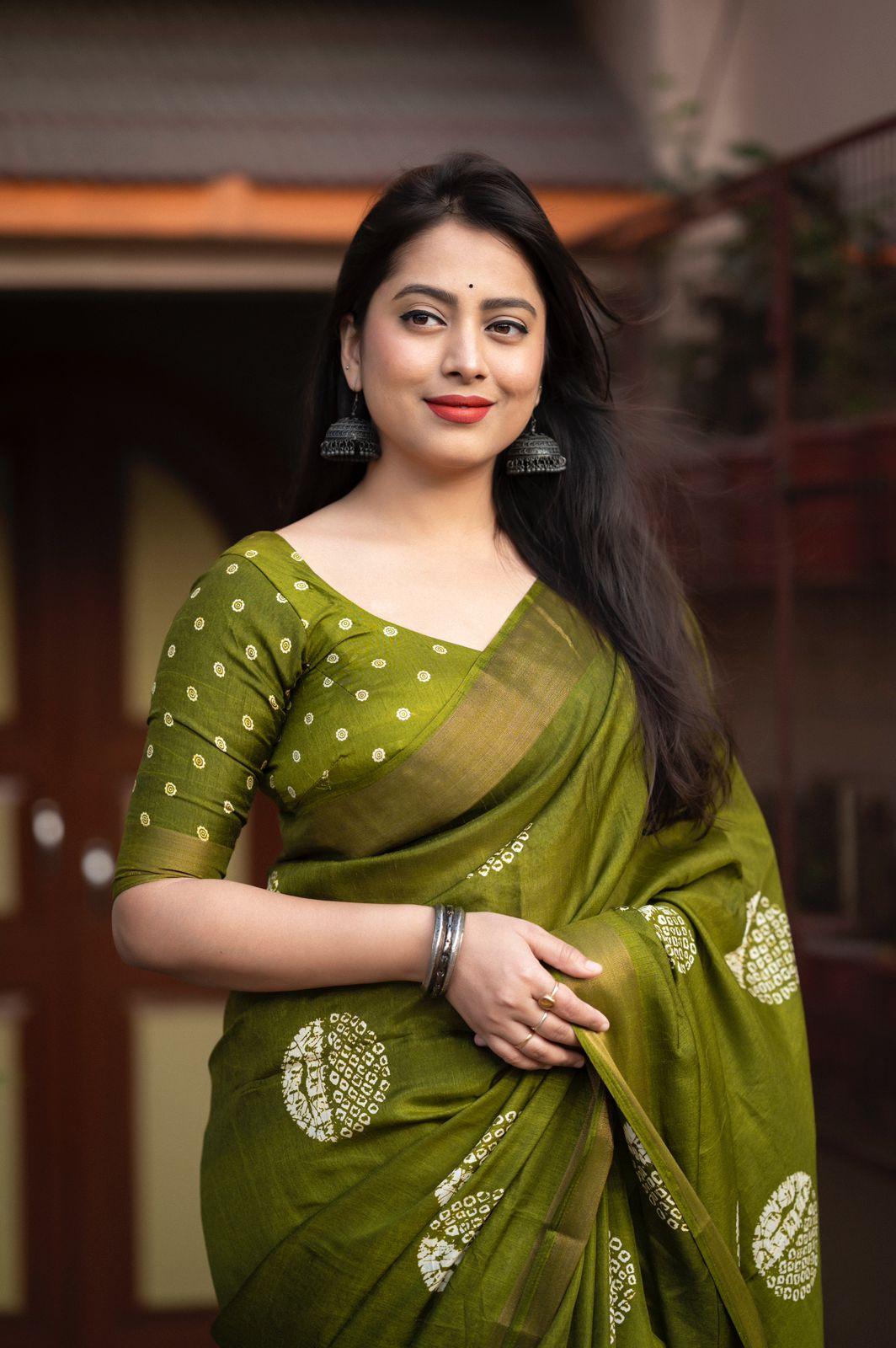 Mehndi Cotton Crepe Batik Print Saree with Unstitched Blouse - Hiral Fashion | Swadesiicart