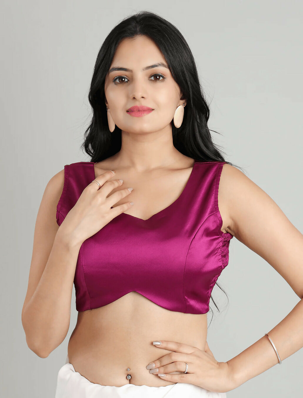 Vastranavya White Retro Wavy Polka Stripes Freehand Ready to Wear Saree | Swadesiicart