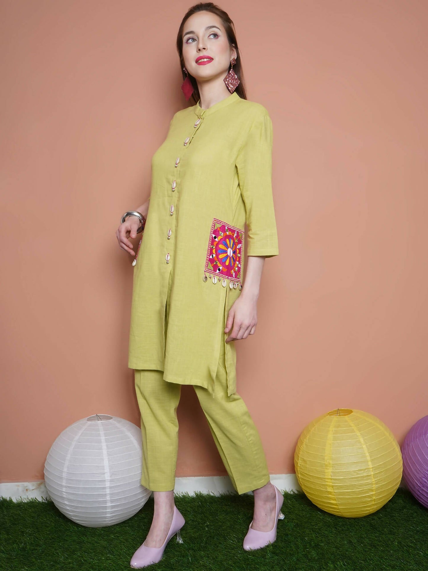 Women Republic Green Cotton Kurta Set With Embroidered Pockets | Swadesiicart