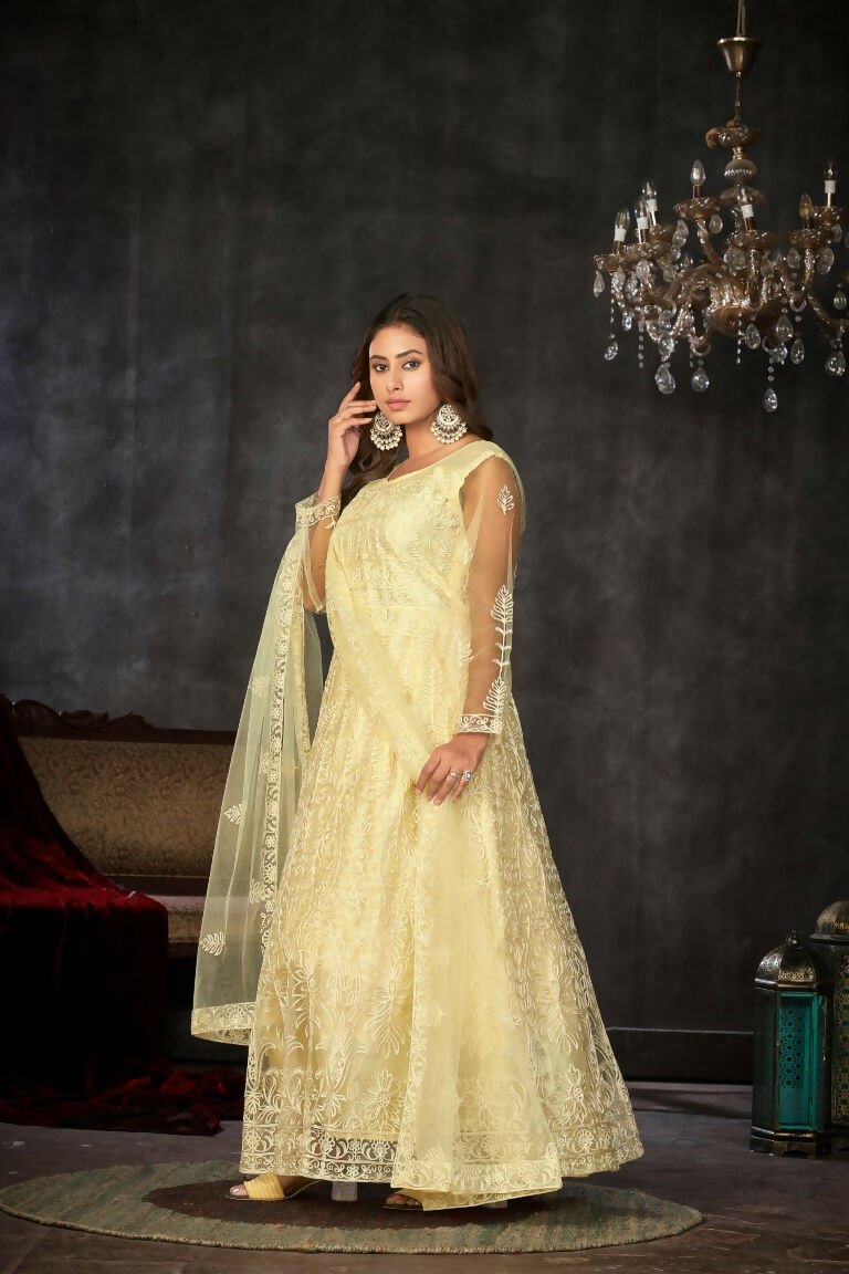 Jyoti Fashion Women's Cream Net Embroidered Anarkali Kurta Pant Set With Dupatta | Swadesiicart