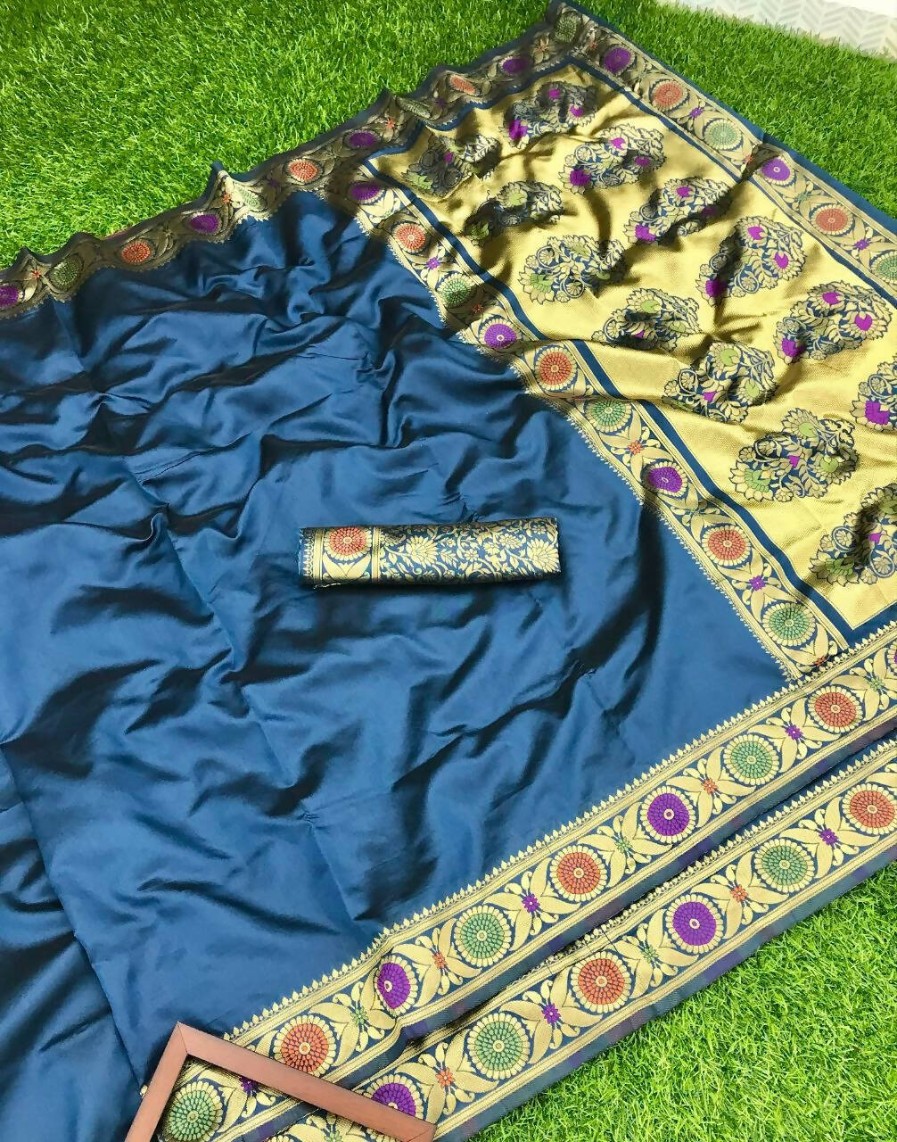 DEIANA'S Beautiful Designer Golden zari Soft Lichi Silk Saree - Blue - Swadesiicart