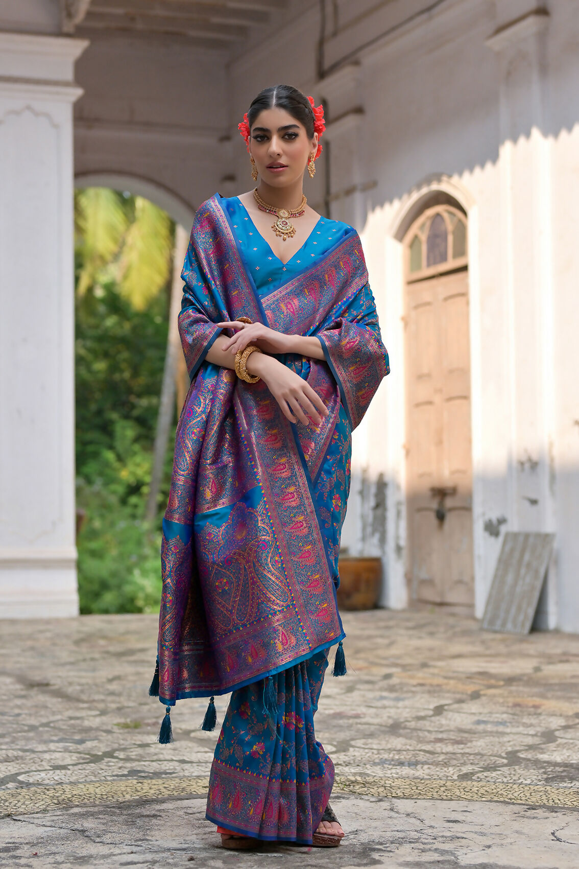 Vishnu Weaves Women's Firozi Silk Woven Saree with Blouse - Swadesiicart