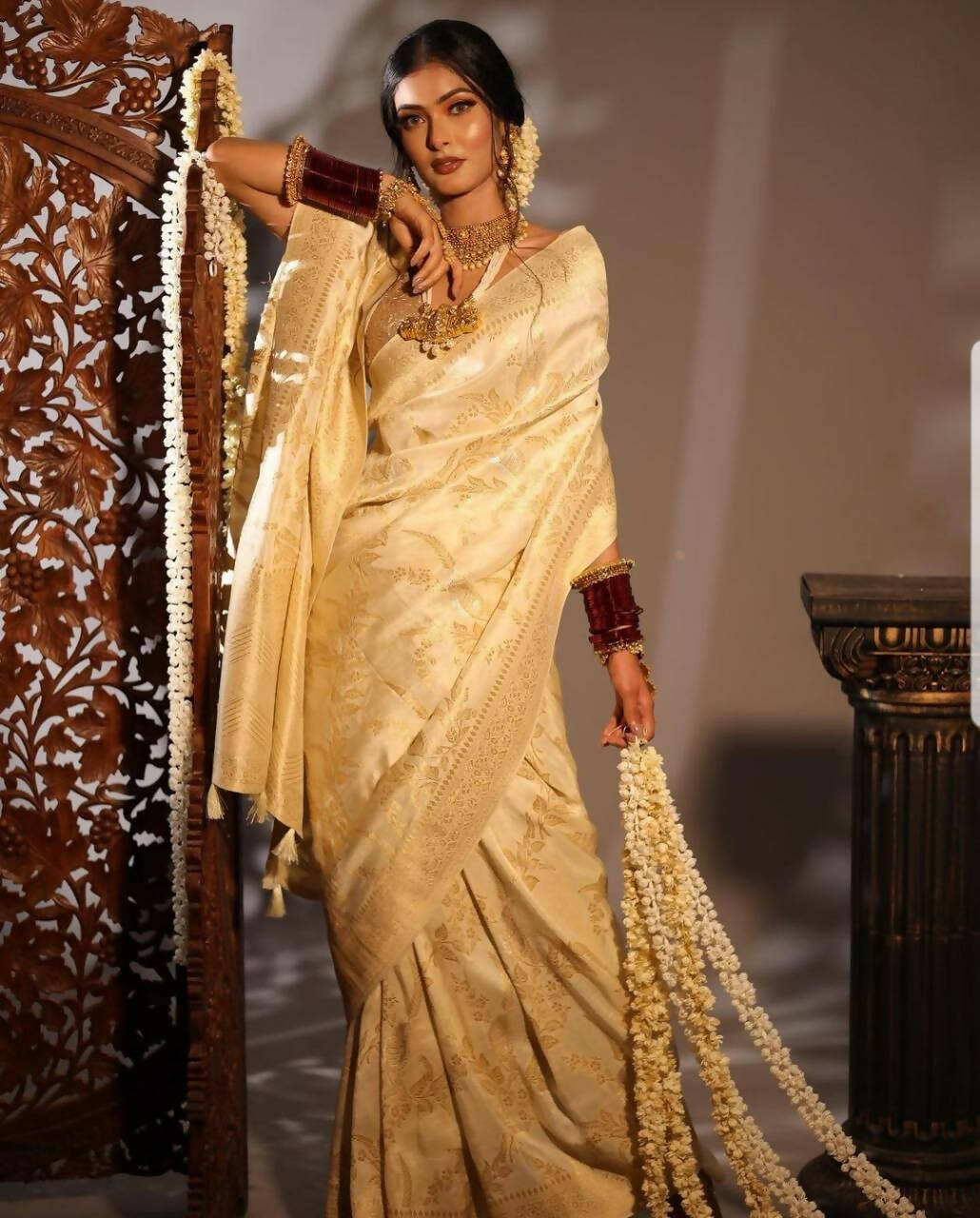 DEIANA'S Beautiful Designer Golden zari Soft Lichi Silk Saree - Cream - Swadesiicart
