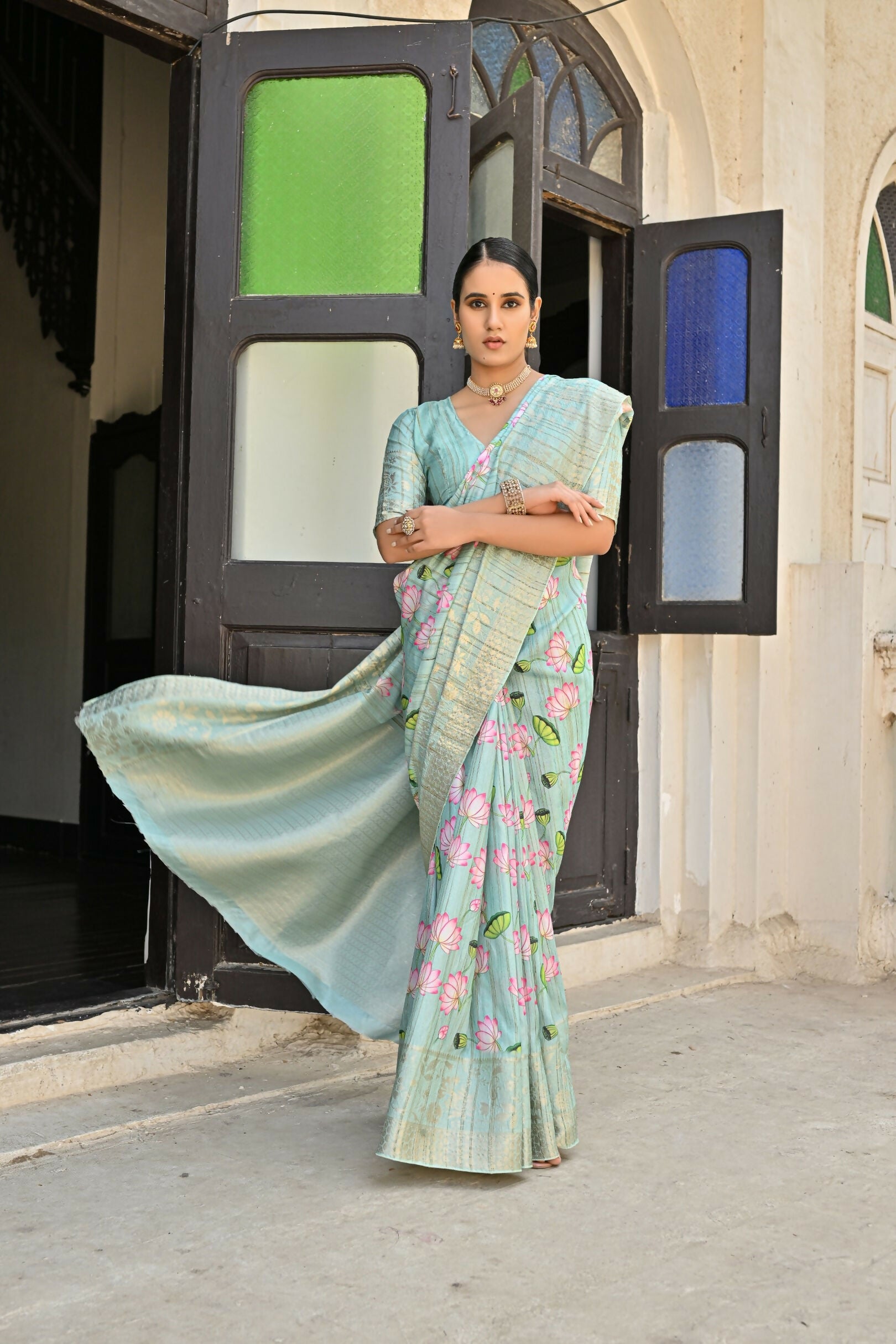Vishnu Weaves Women's Sea-Green Banarasi Silk Saree with Blouse - Swadesiicart