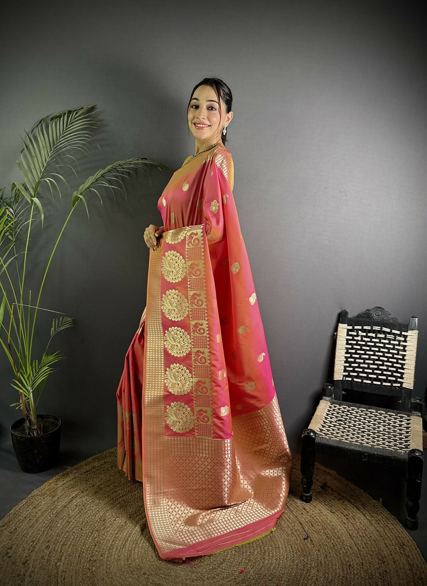 Joban Fashion Light Pink Banarasi Soft Lichi Silk Paisley Saree | Swadesiicart