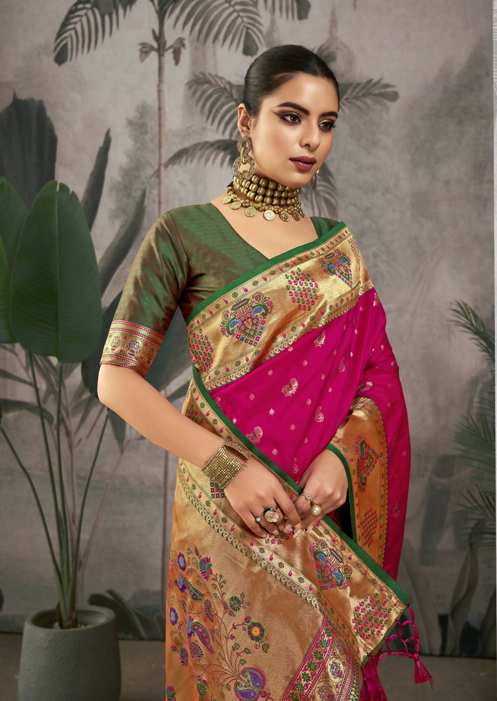 Vishnu Weaves Women's Rani Paithani Silk Saree with Blouse - Swadesiicart