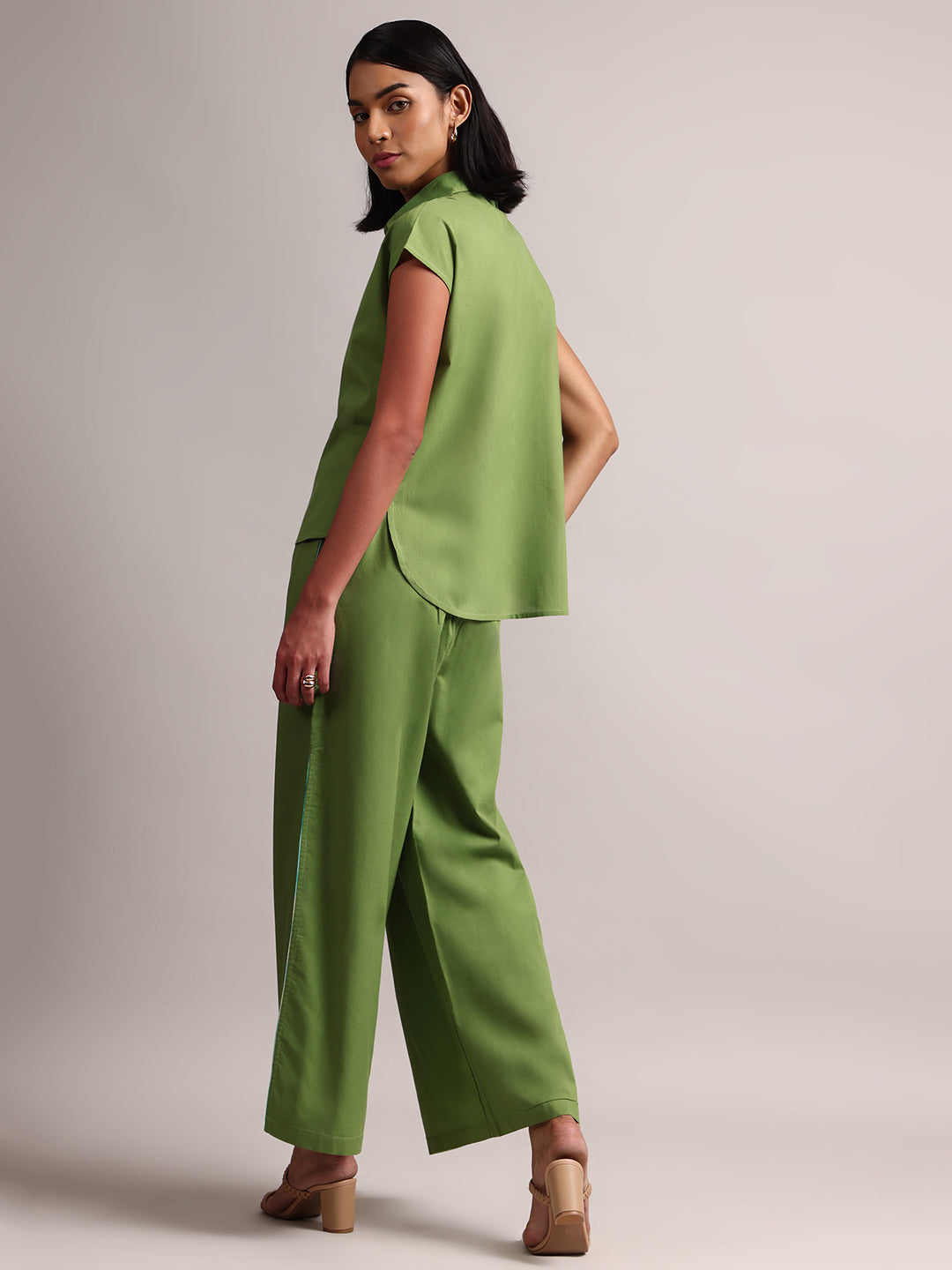 Zaccai Women's Green Cambric Solid Co-Ords - Swadesiicart