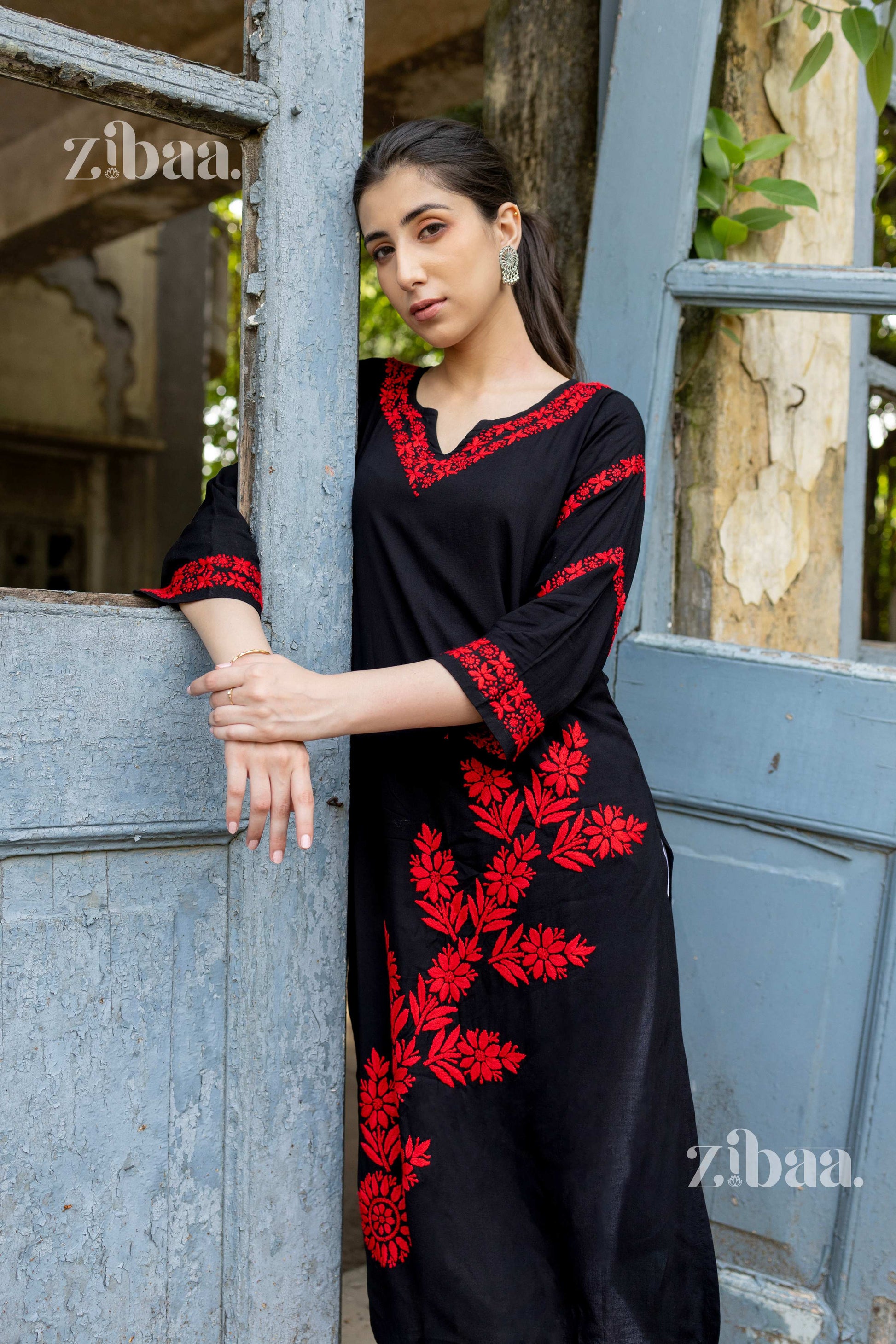 Zibaa Modal Red & Black Chikankari Kurta - Swadesiicart