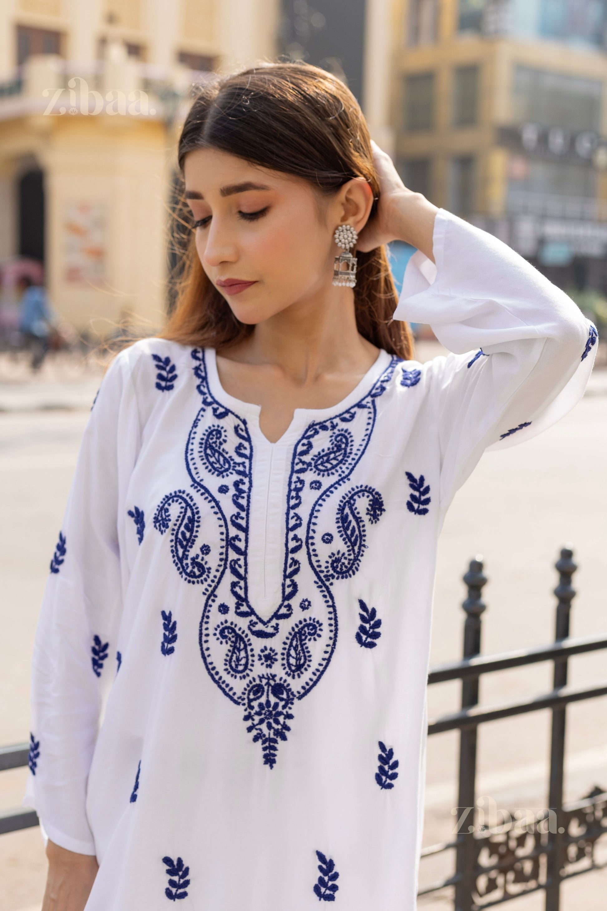 Zibaa Rayon White Chikankari Kurti with small motifs - Swadesiicart