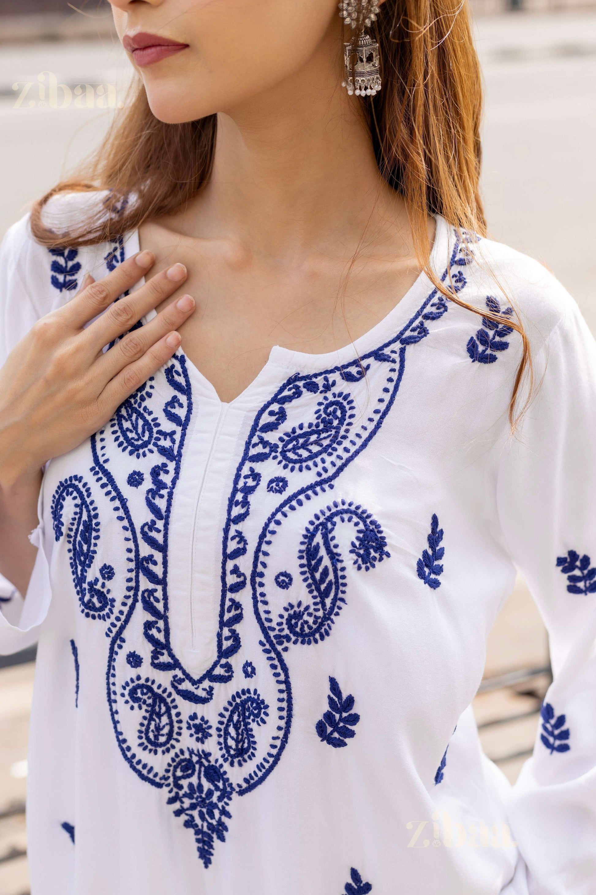 Zibaa Rayon White Chikankari Kurti with small motifs - Swadesiicart