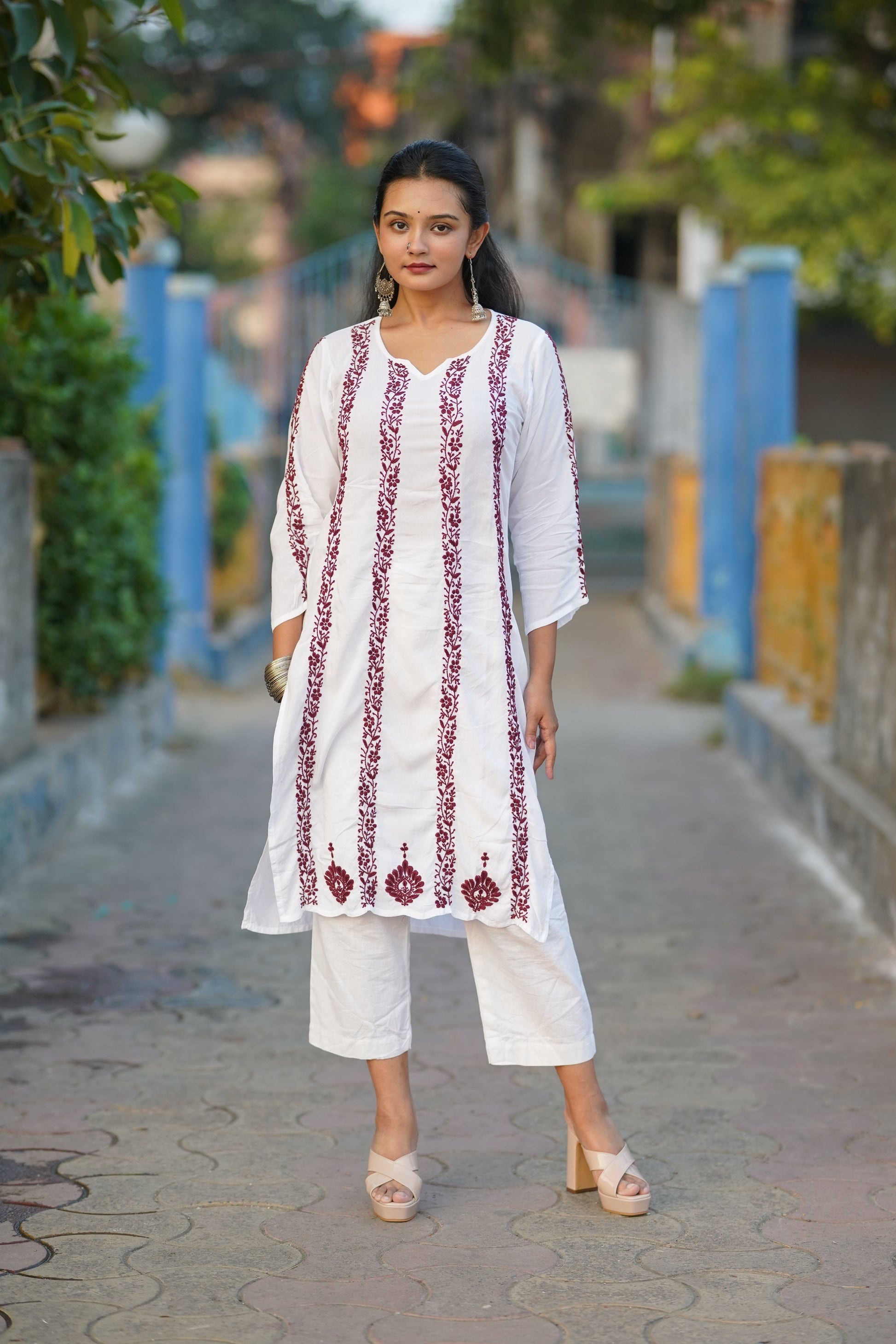 Zibaa Modal White Chikankari Kurti With Maroon Bel - Swadesiicart