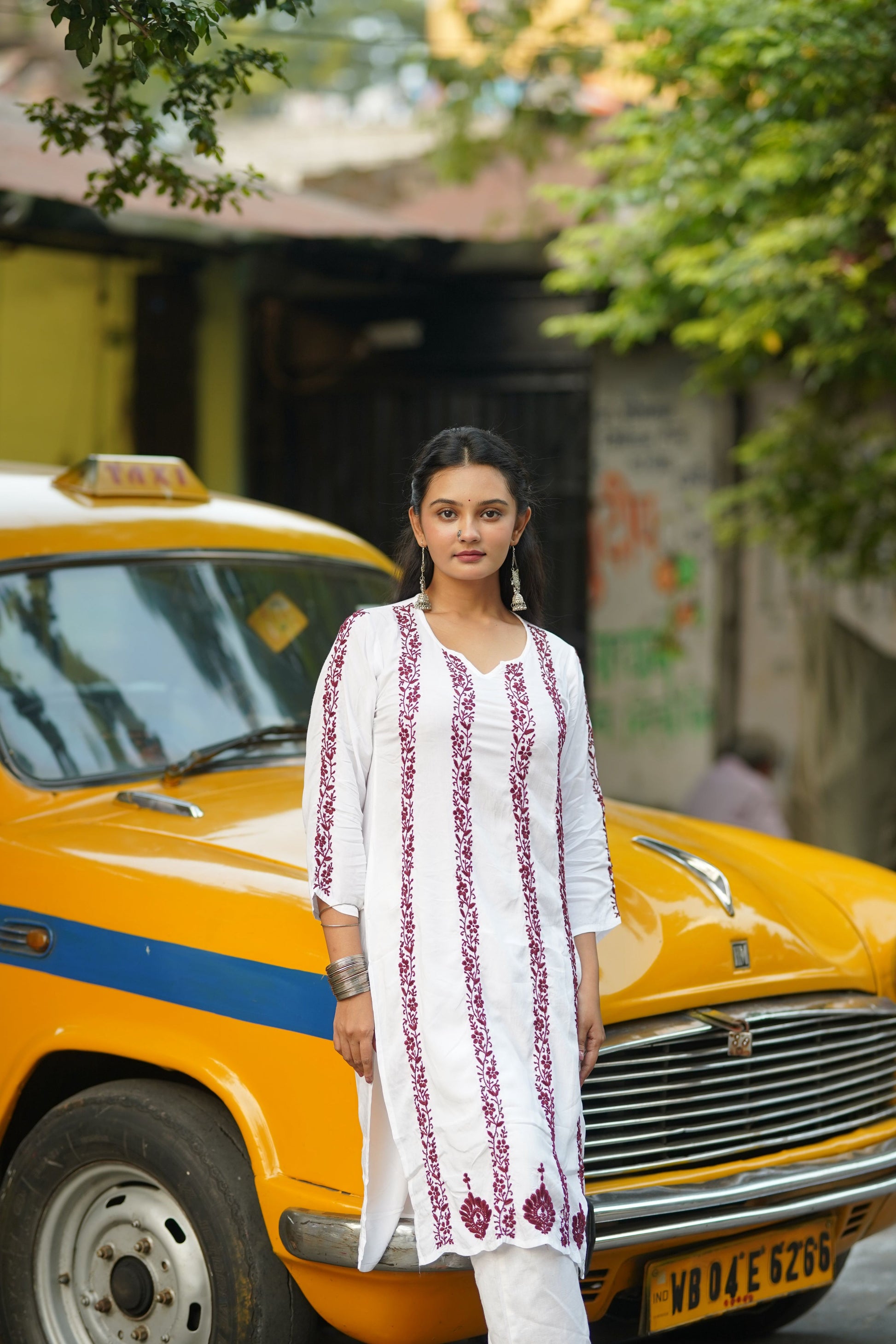 Zibaa Modal White Chikankari Kurti With Maroon Bel - Swadesiicart