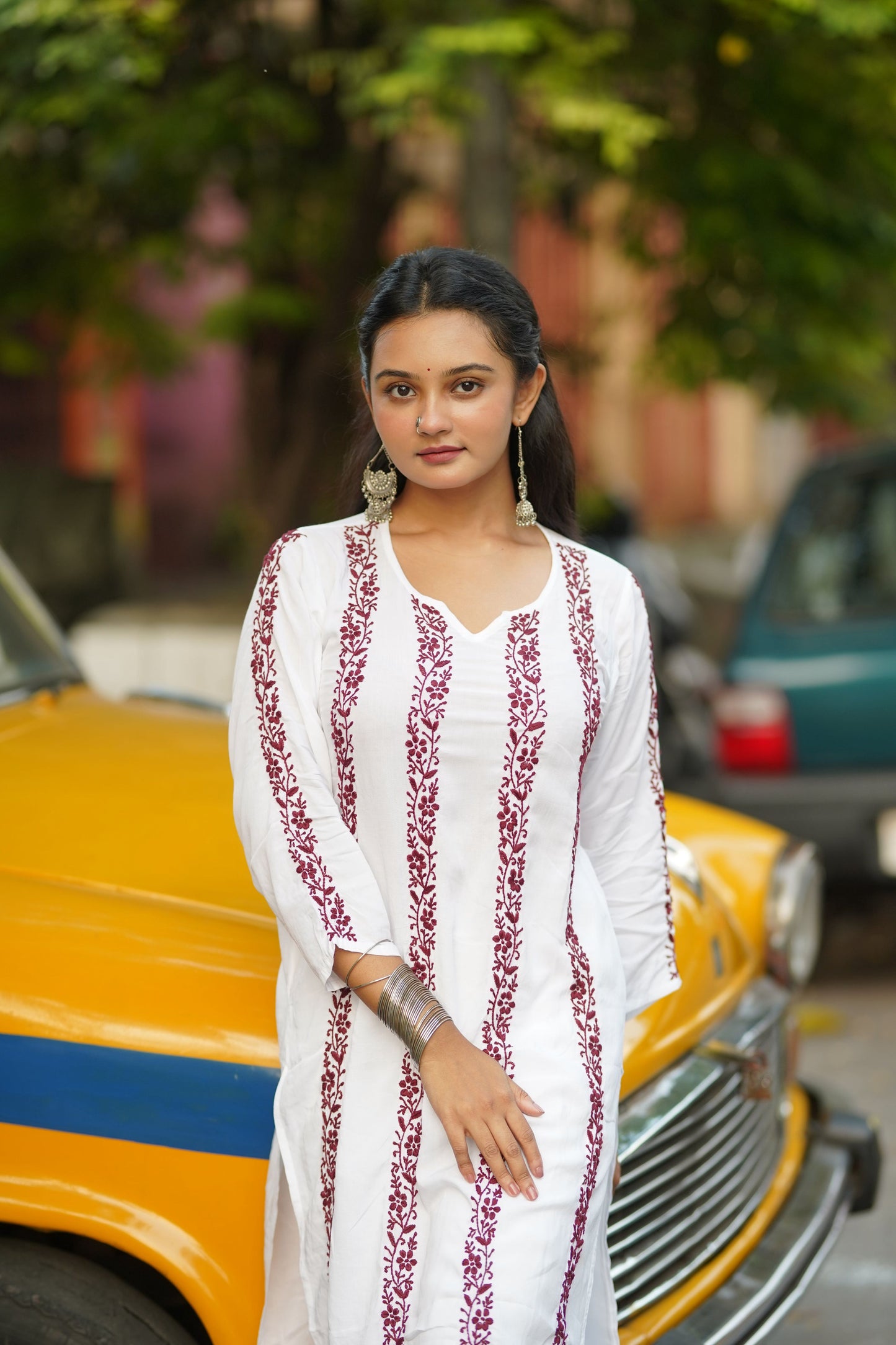 Zibaa Modal White Chikankari Kurti With Maroon Bel - Swadesiicart