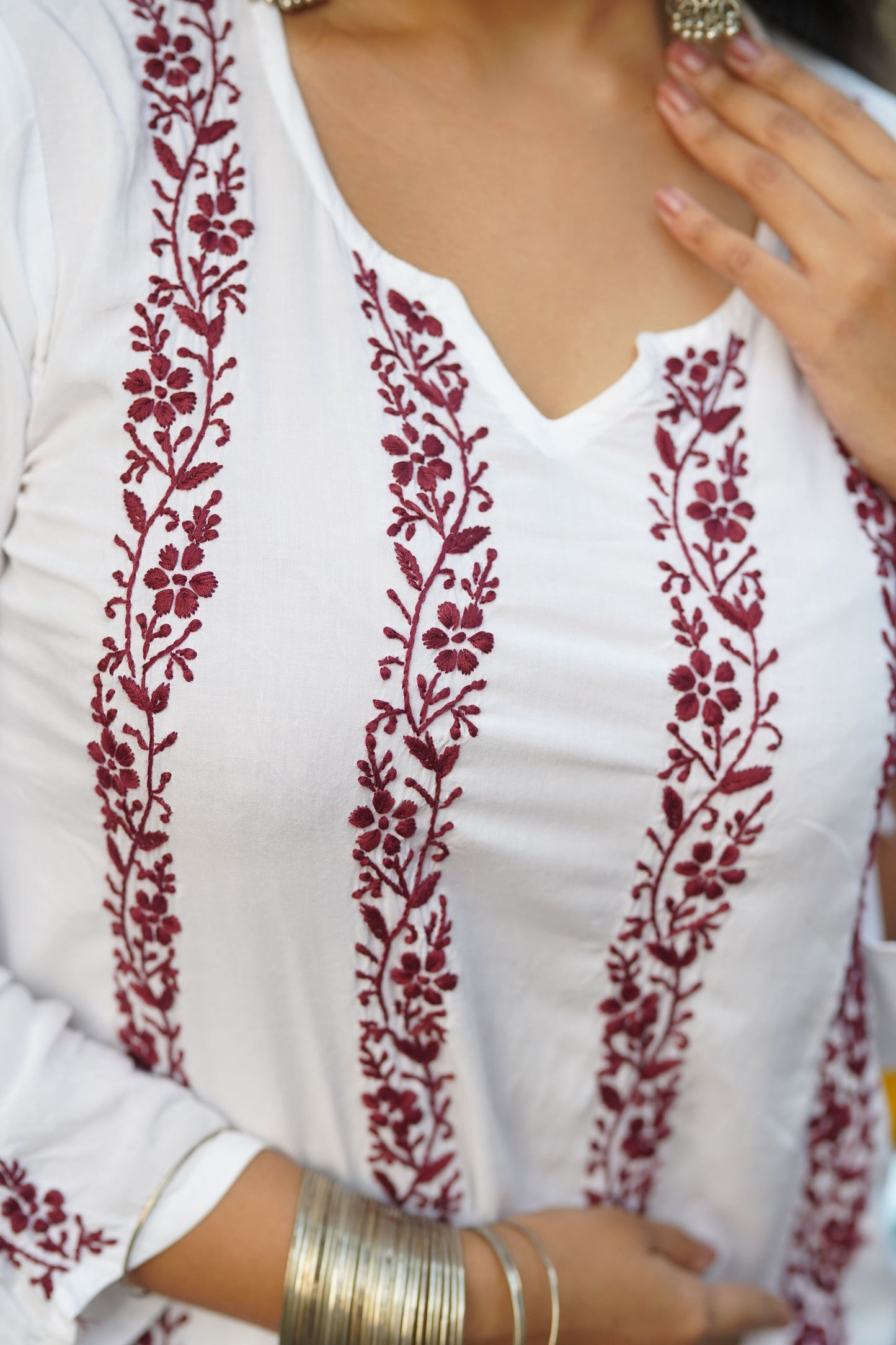 Zibaa Modal White Chikankari Kurti With Maroon Bel - Swadesiicart