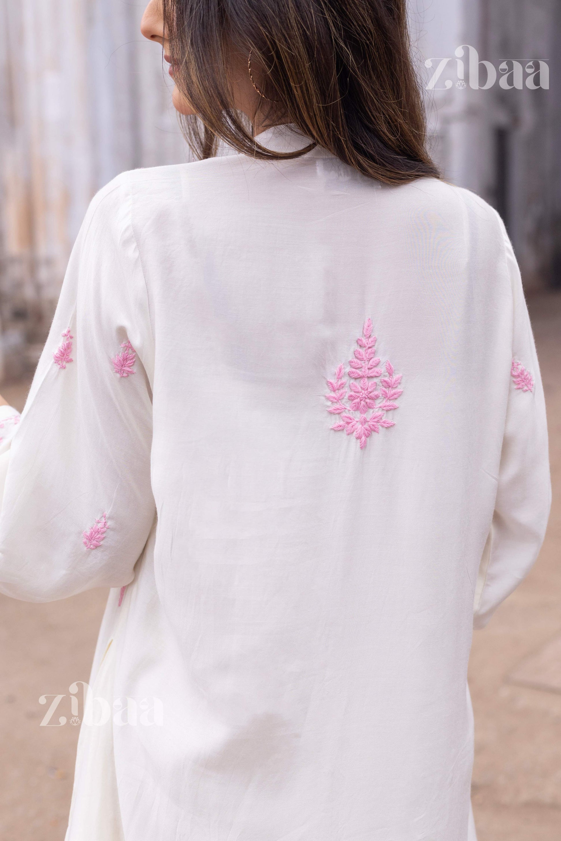 Zibaa Ivory Muslin Long Chikankari Kurta - Swadesiicart