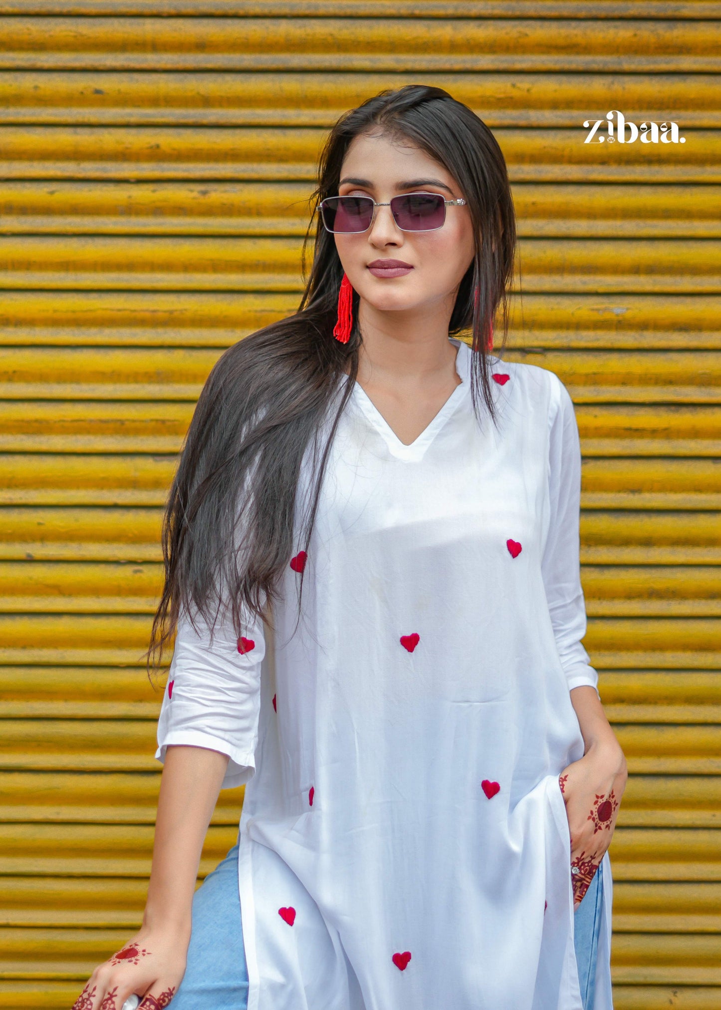 Zibaa White & Red Modal Chikankari Kurta - Swadesiicart