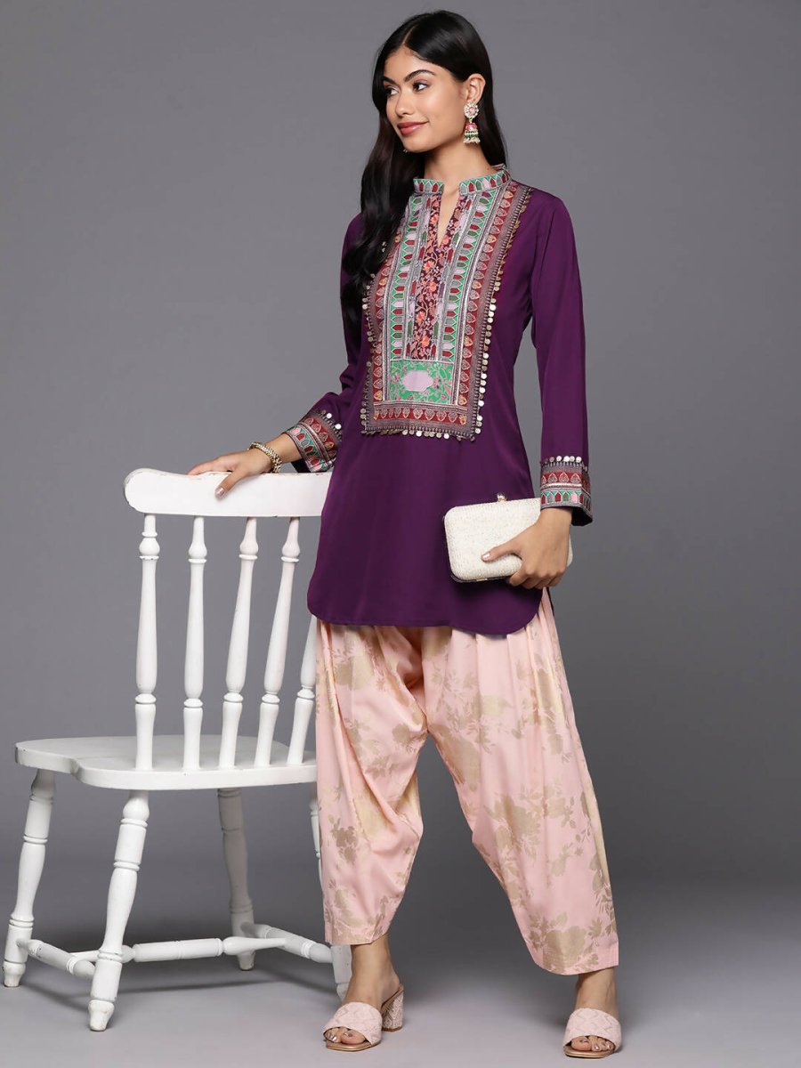 Ahalyaa Women's Traditional wear Kurta Set - Burgundy | Swadesiicart
