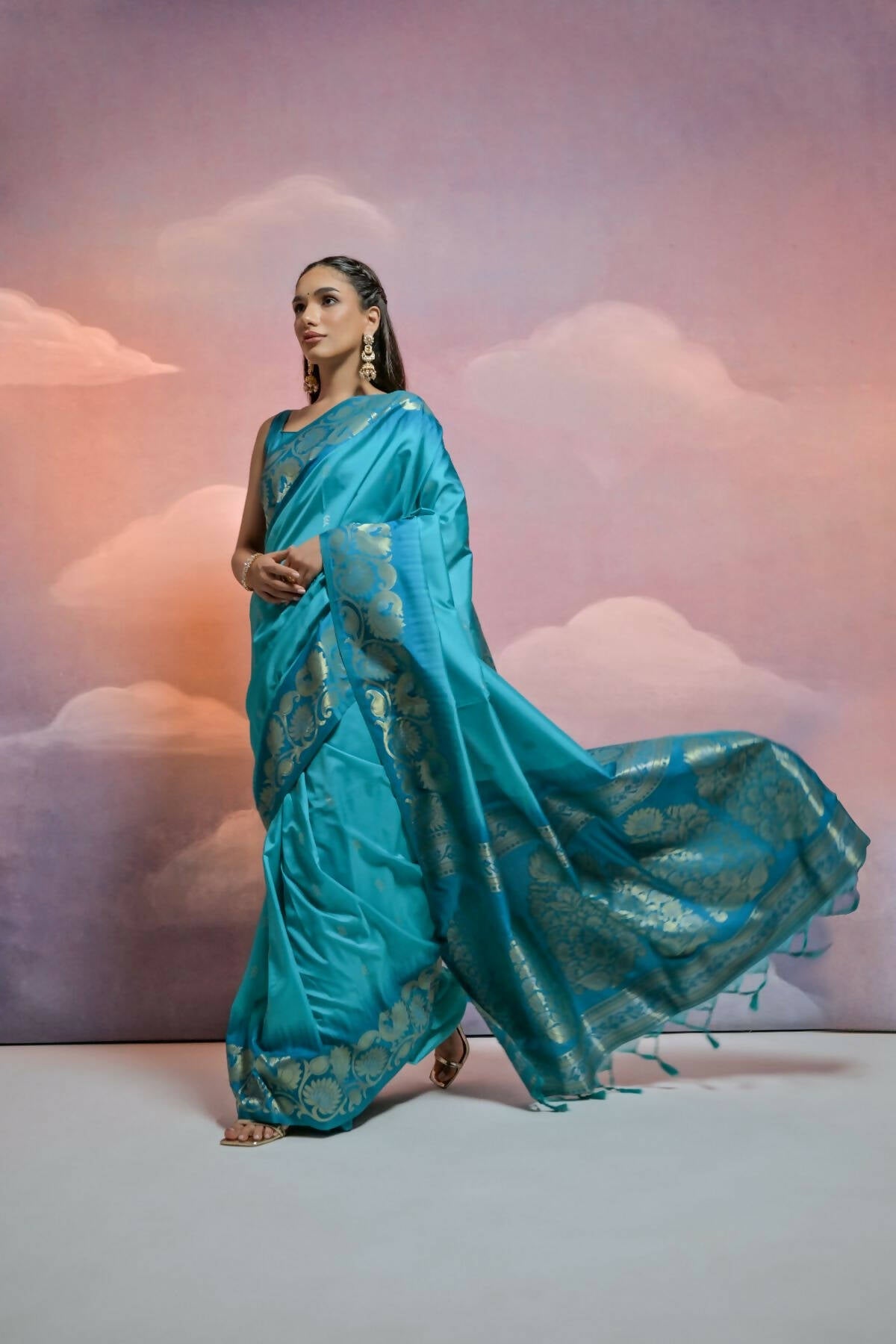 Vishnu Weaves Women's Firozi Soft Silk Zari Woven Saree with Blouse - Swadesiicart