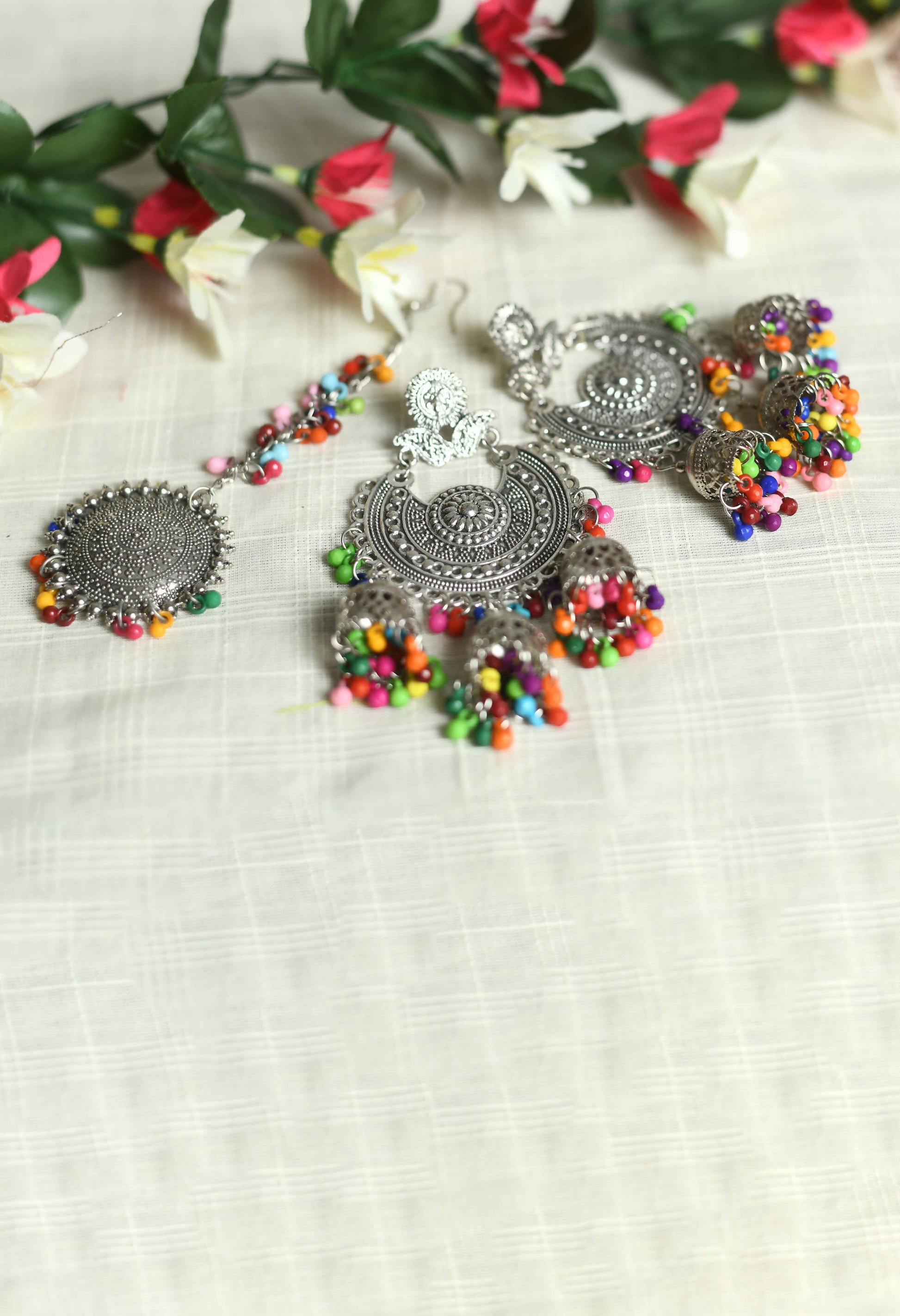 Mominos Fashion Johar Kamal Beautiful Jhumkas With Maang Tikka - Swadesiicart