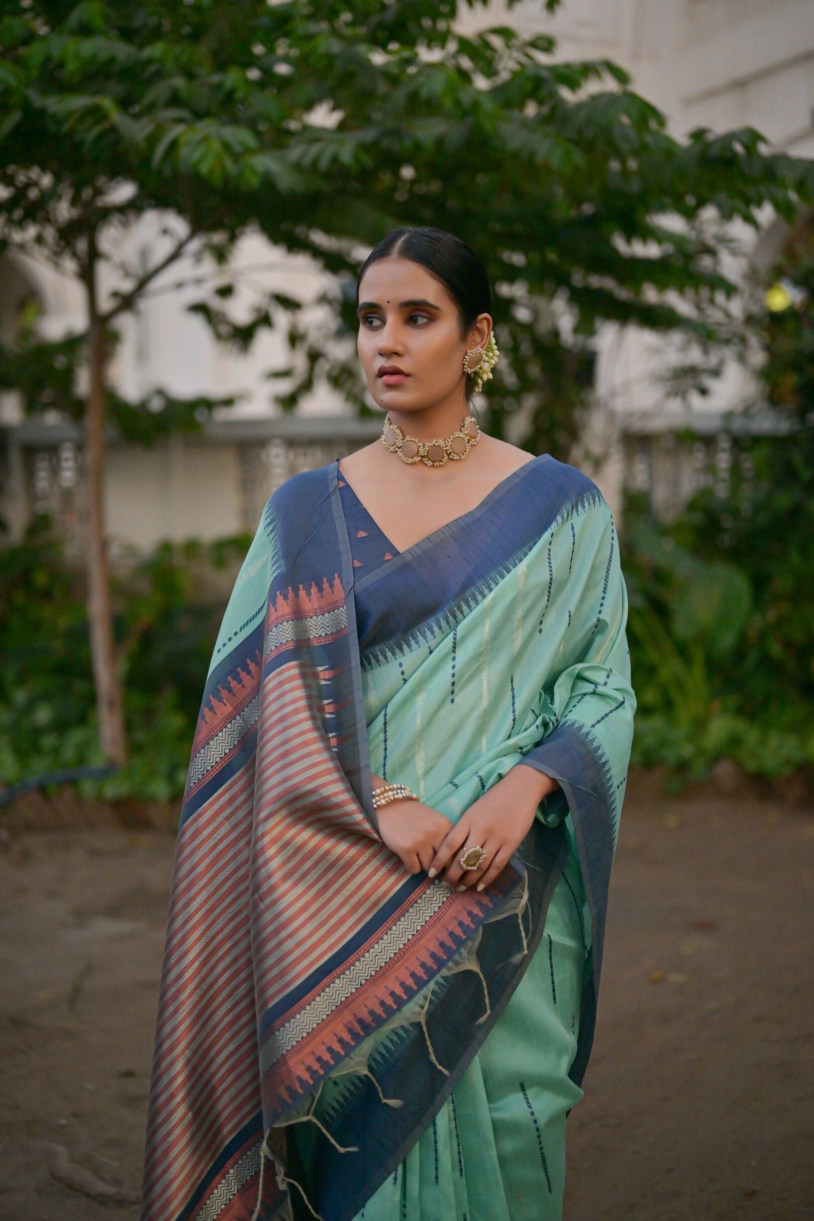 Vishnu Weaves Women's Sea-Green Raw Silk Saree with Blouse - Swadesiicart