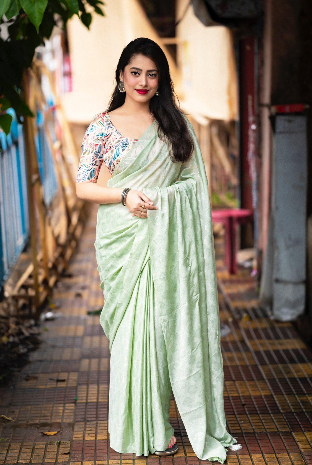 Green Poly Crepe Ethnic Motifs Saree with Unstitched Blouse - Hiral Fashion | Swadesiicart