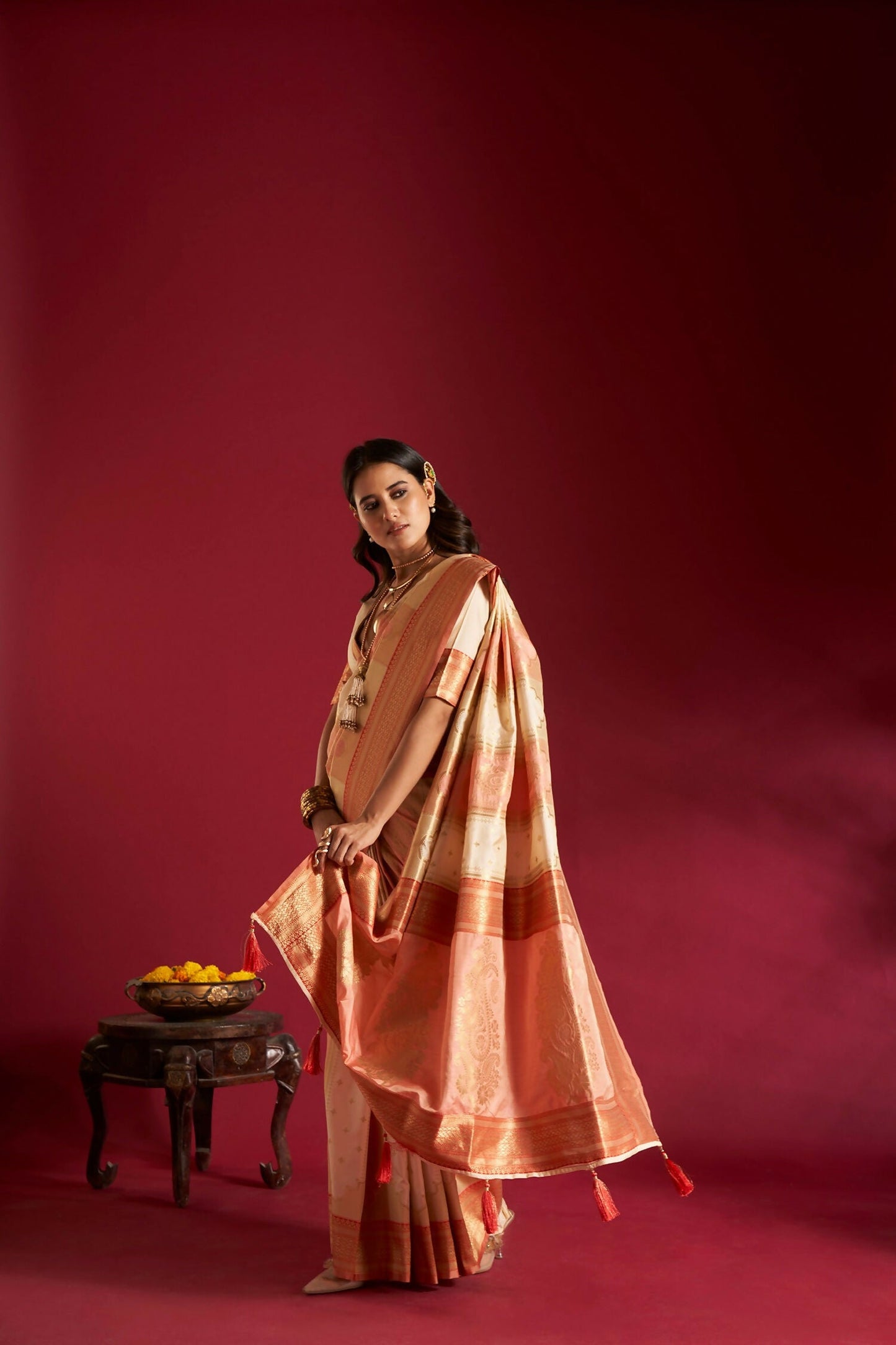 Joban Fashion Cream & Pink Plain With Weaving Border Banarasi Silk Sarees | Swadesiicart