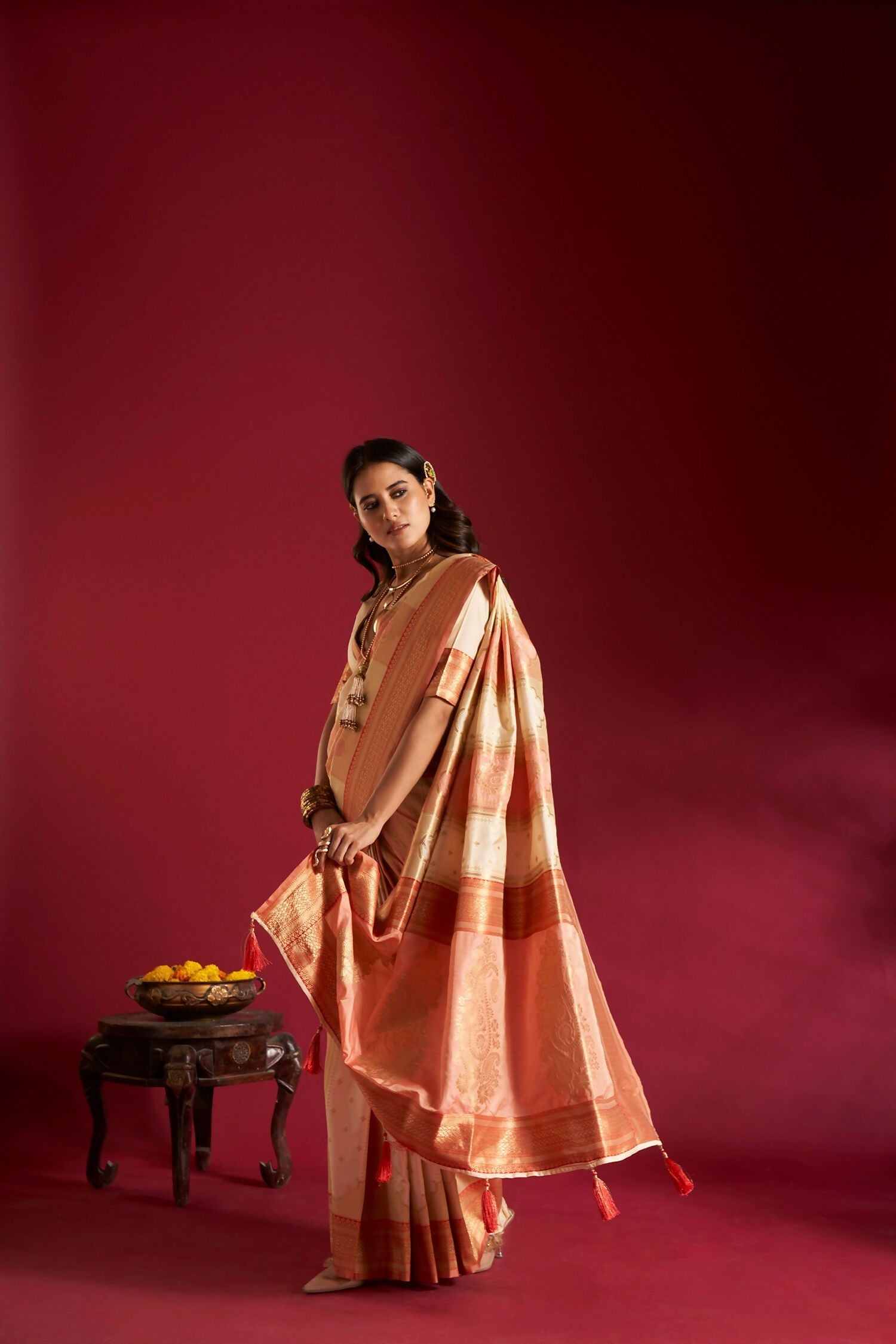 Joban Fashion Cream & Pink Plain With Weaving Border Banarasi Silk Sarees | Swadesiicart