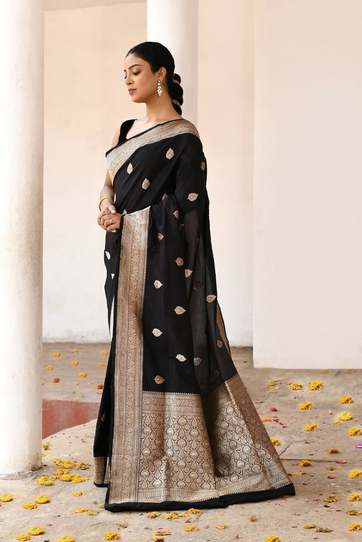 Joban Fashion Black Pure Katan Pure Handloom Banarasi Silk Saree | Swadesiicart