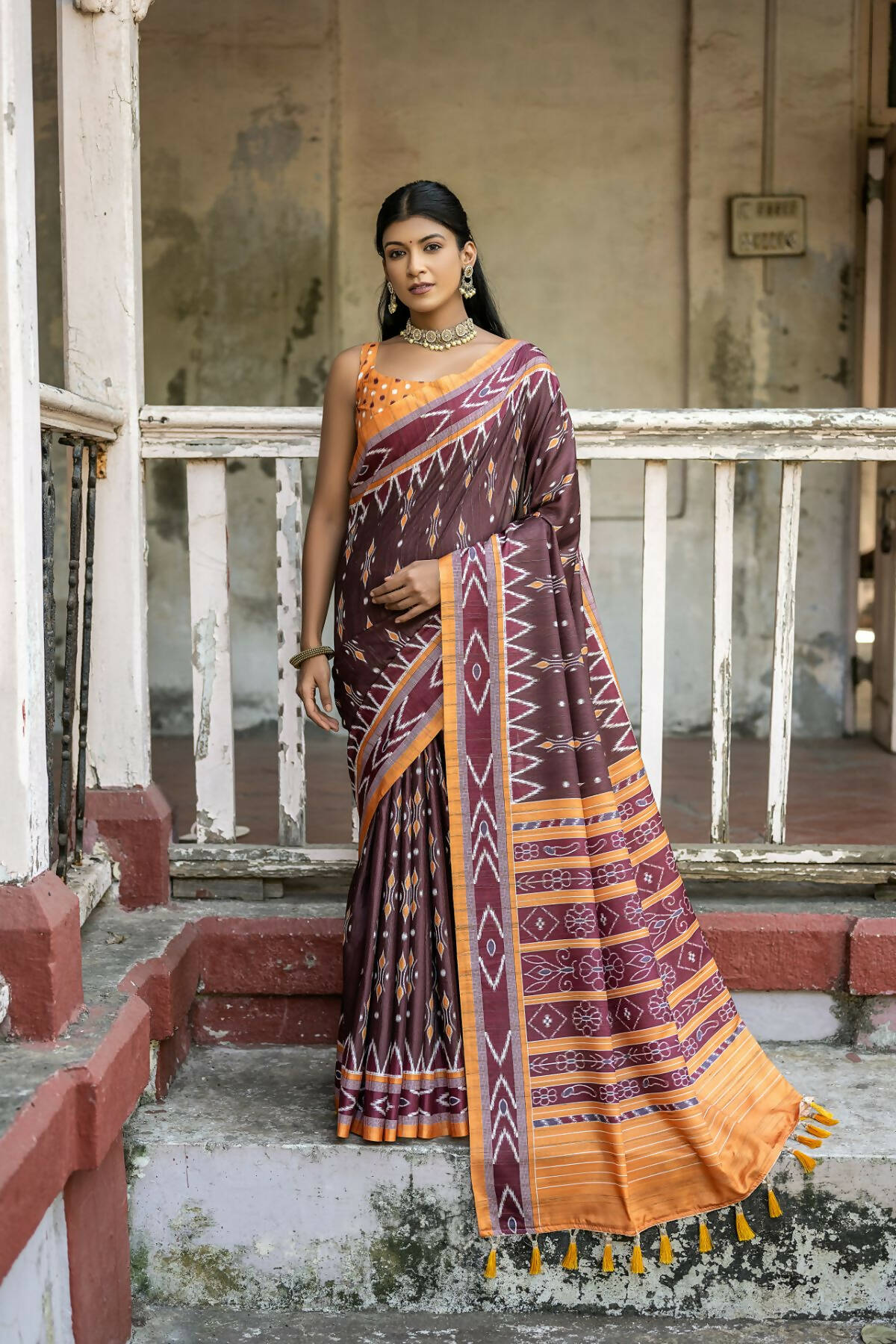 Vishnu Weaves Women's Coffee Cotton Silk Printed Saree with Blouse - Swadesiicart
